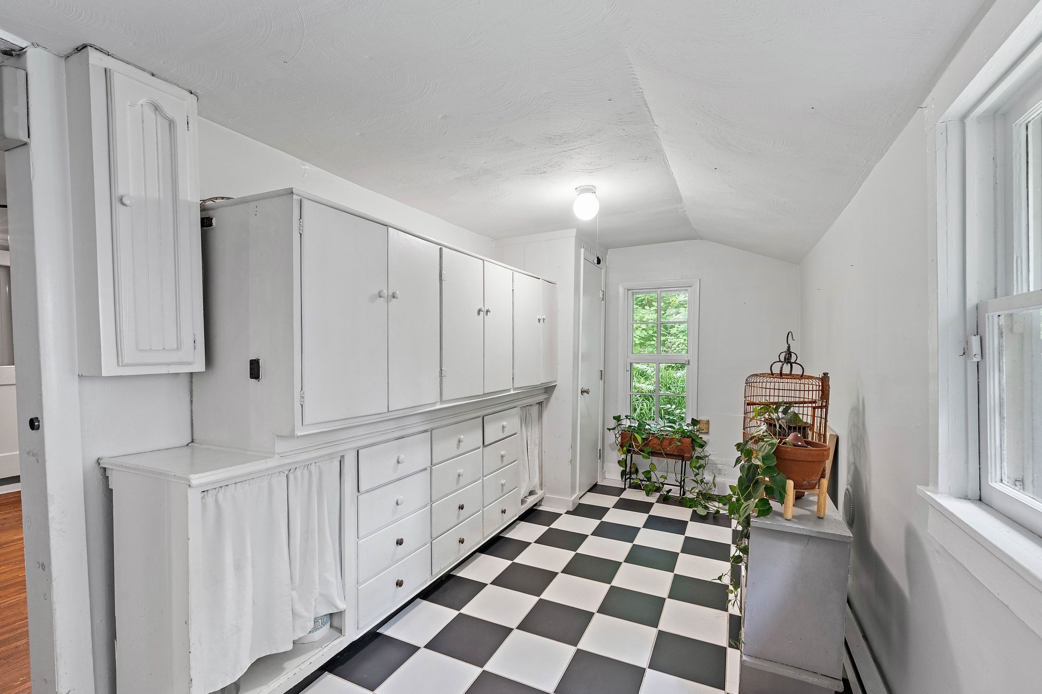 5169 Eatons Creek Rd