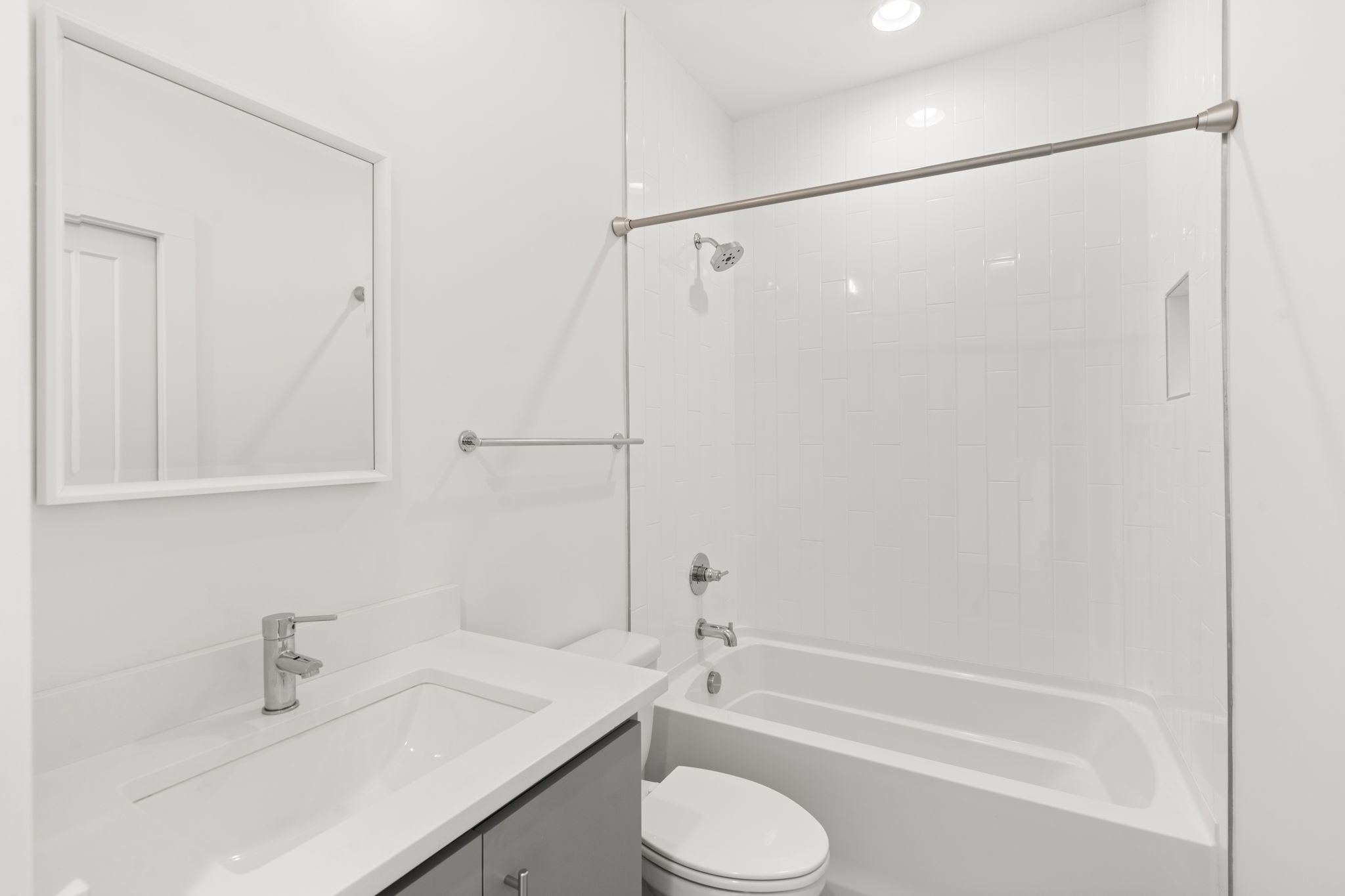 1213 10th Ave, N Unit: 6