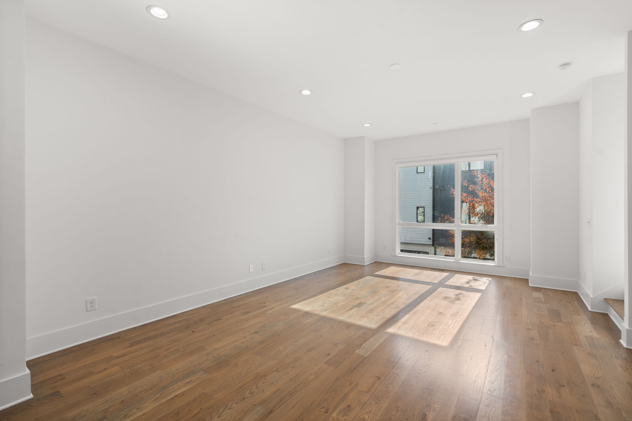 1213 10th Ave, N Unit: 6