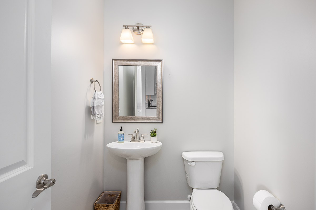 8086 Berry Farms Xing Unit: 240