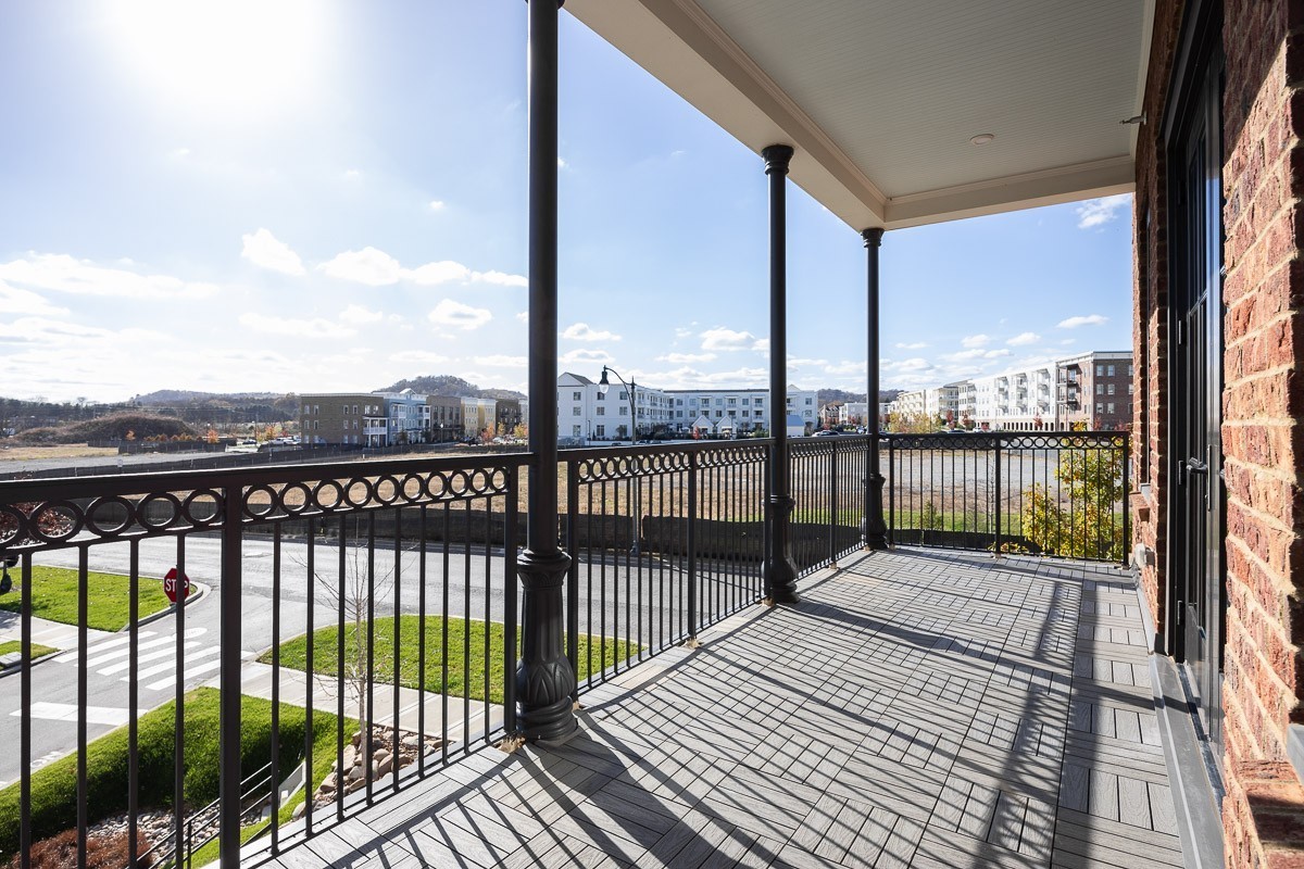 8086 Berry Farms Xing Unit: 240