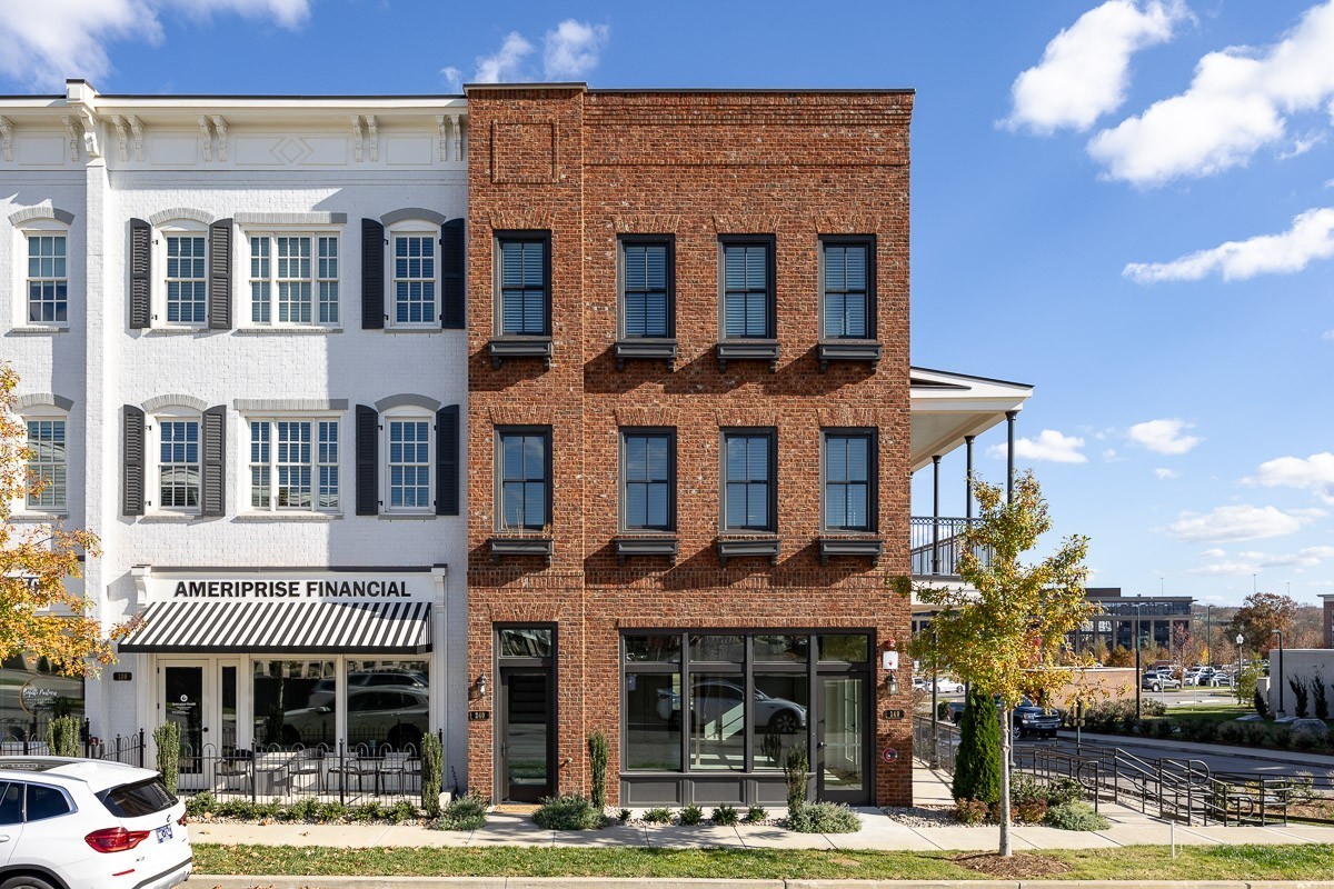 8086 Berry Farms Xing Unit: 240