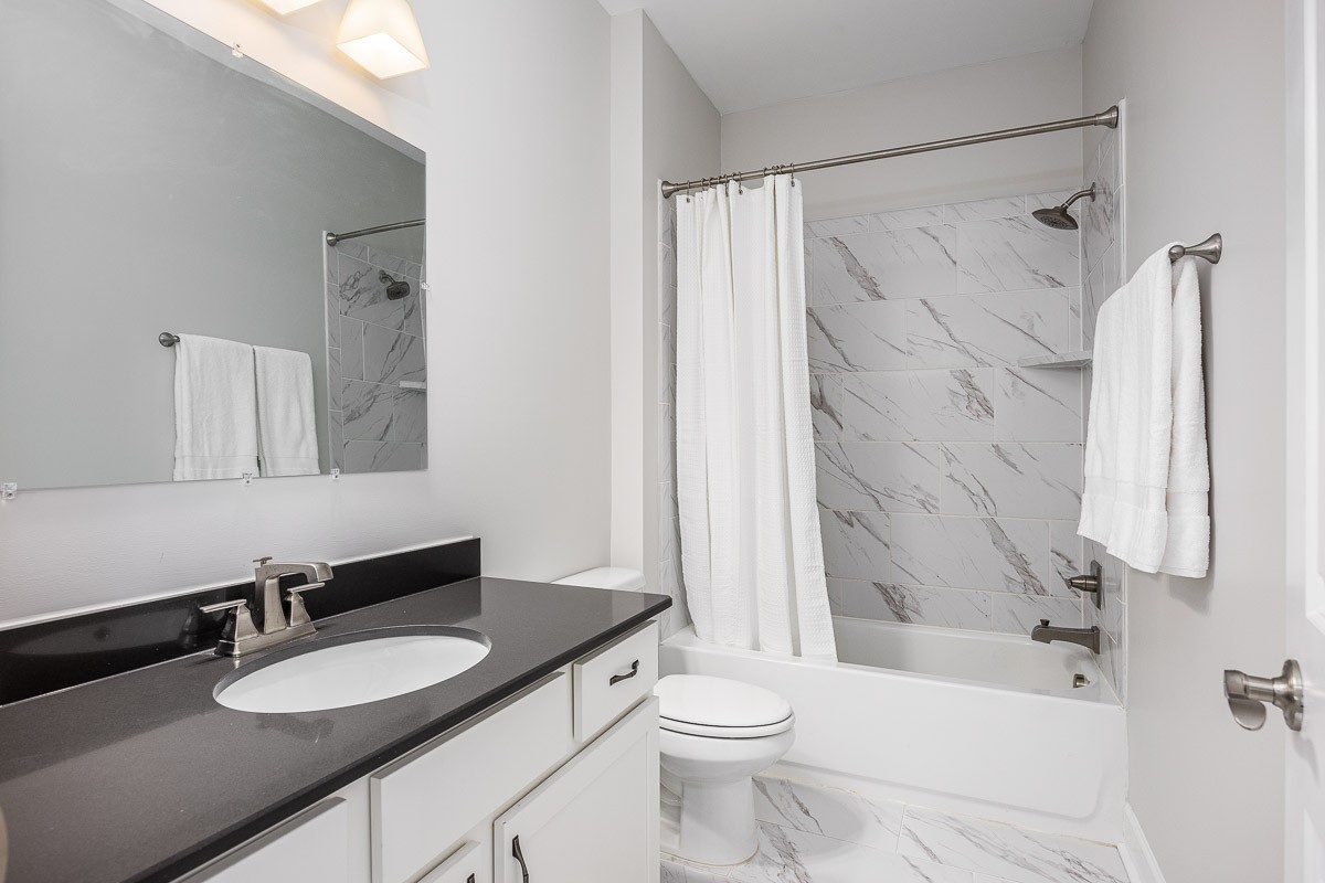 8086 Berry Farms Xing Unit: 240