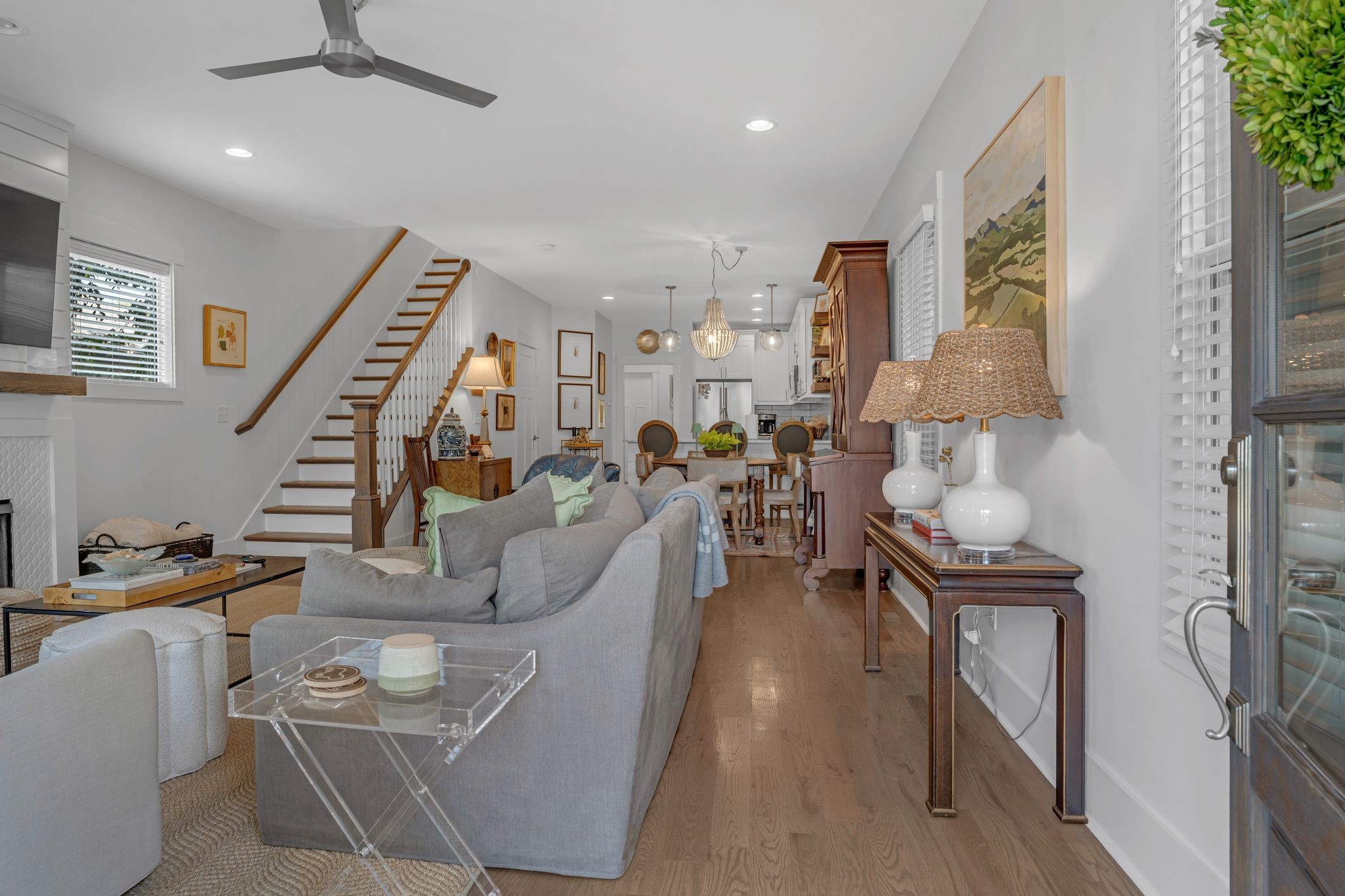 6016B California Ave