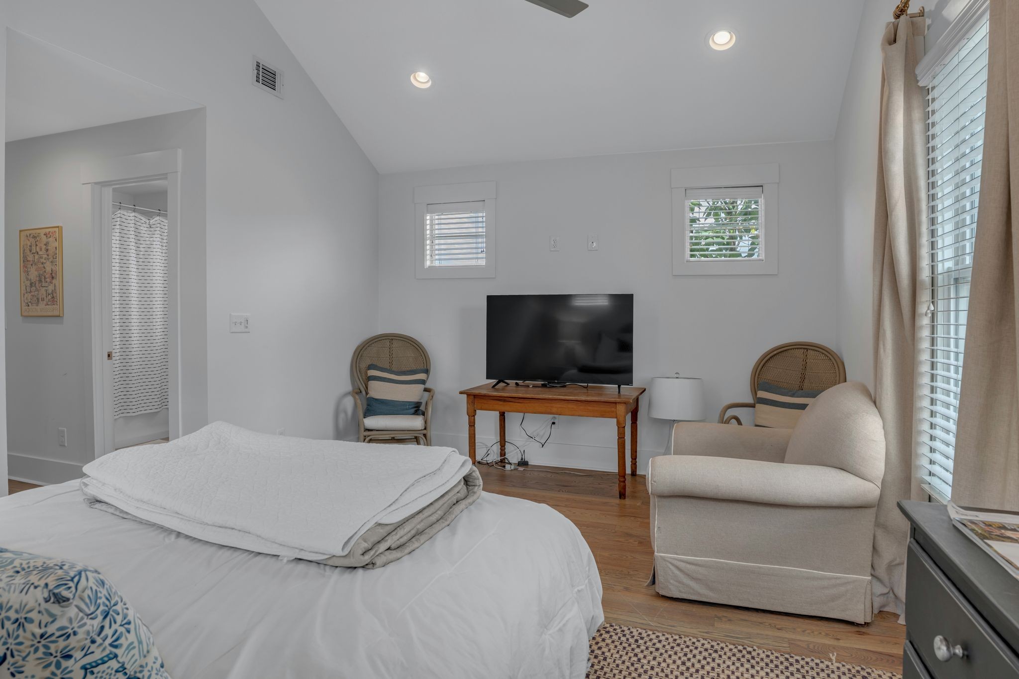 6016B California Ave