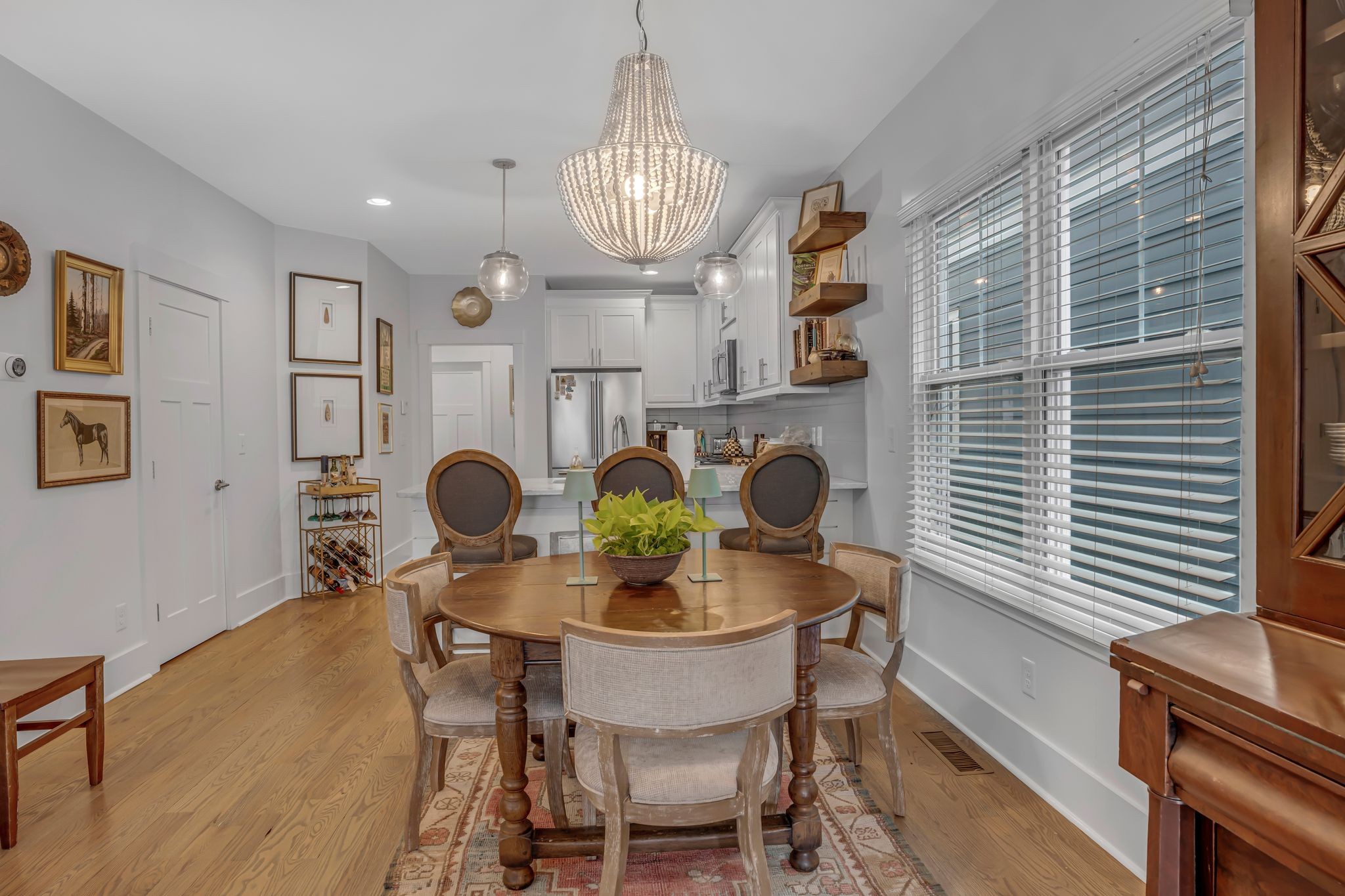 6016B California Ave