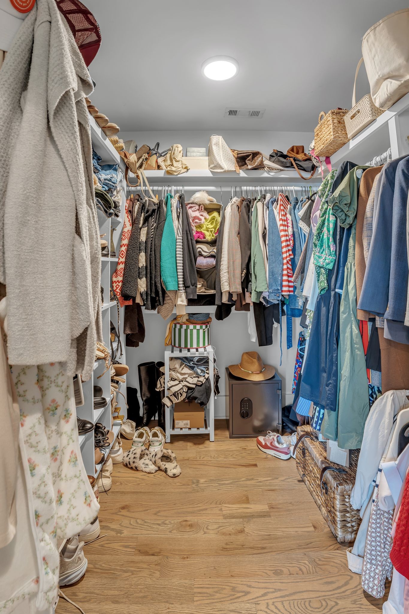 6016B California Ave