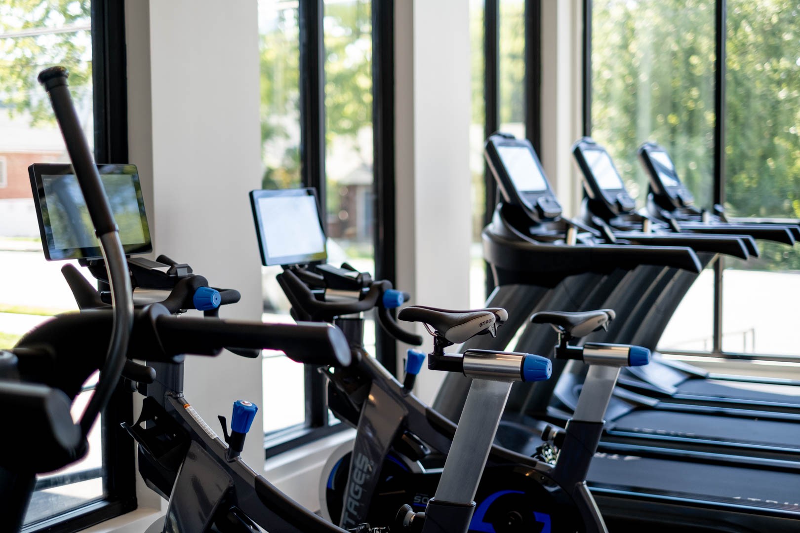 1041 E Trinity Ln Unit: 213