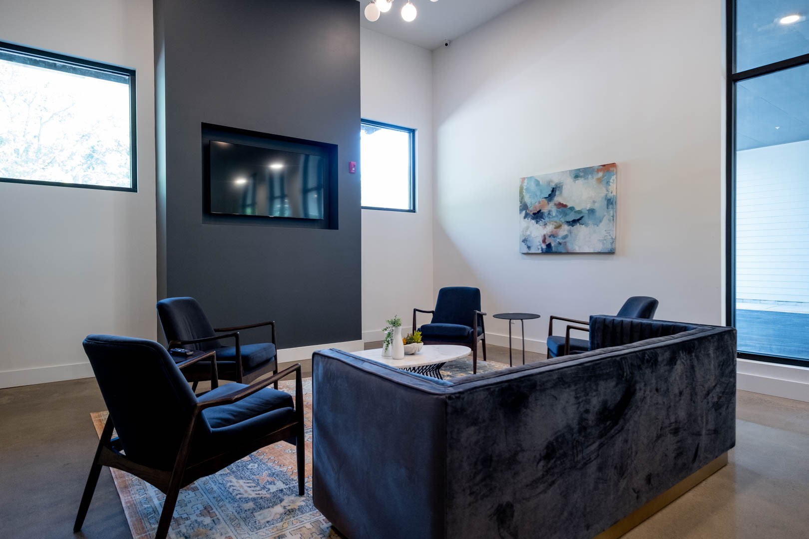 1041 E Trinity Ln Unit: 213