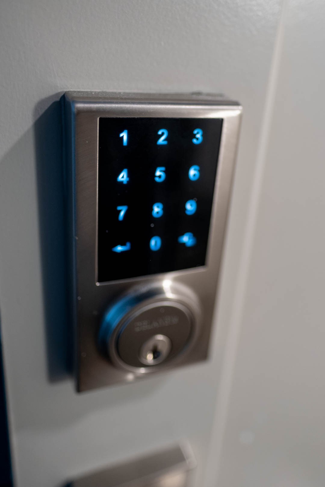 1041 E Trinity Ln Unit: 213