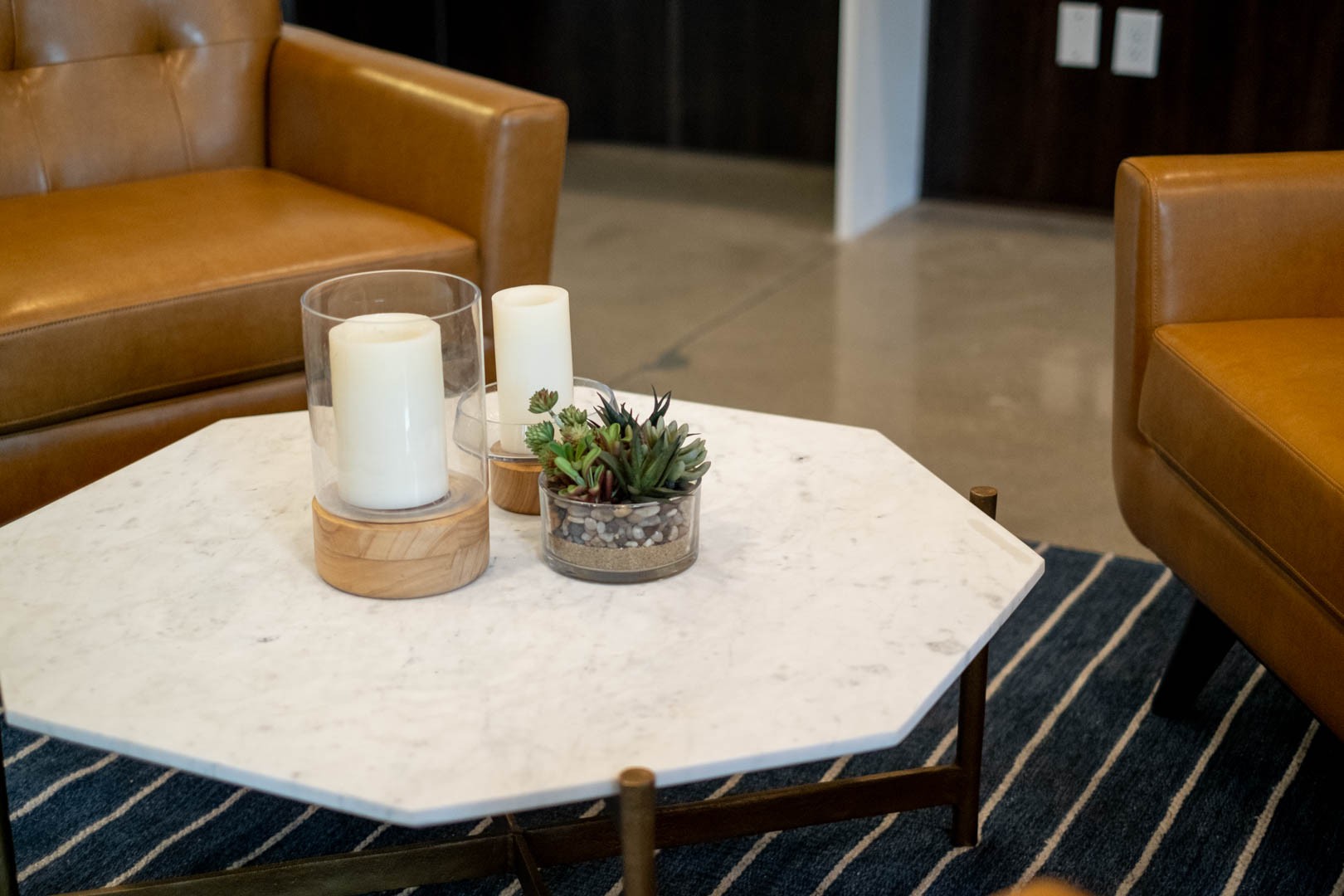 1041 E Trinity Ln Unit: 213