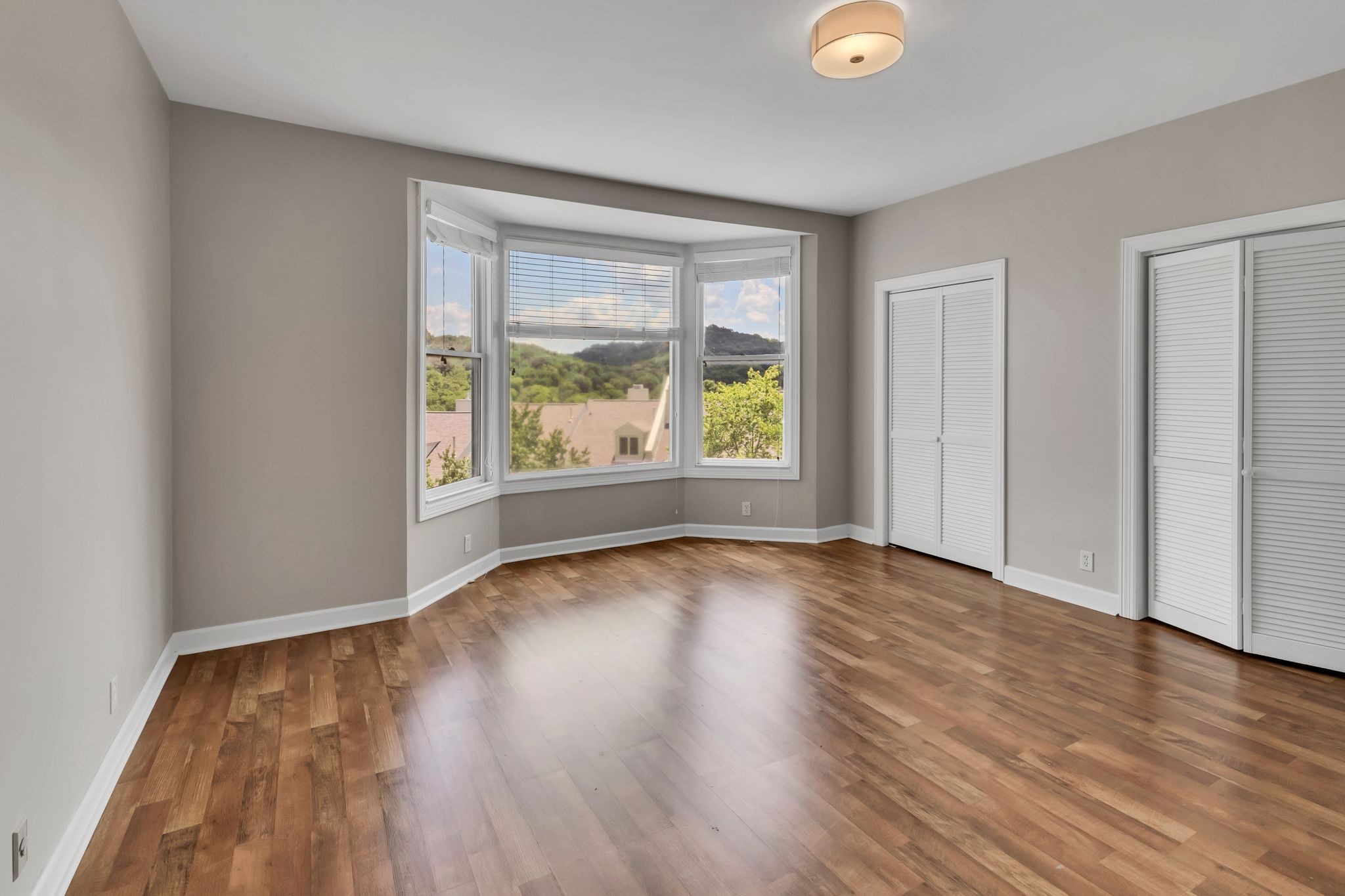 102 Forest Place Cir