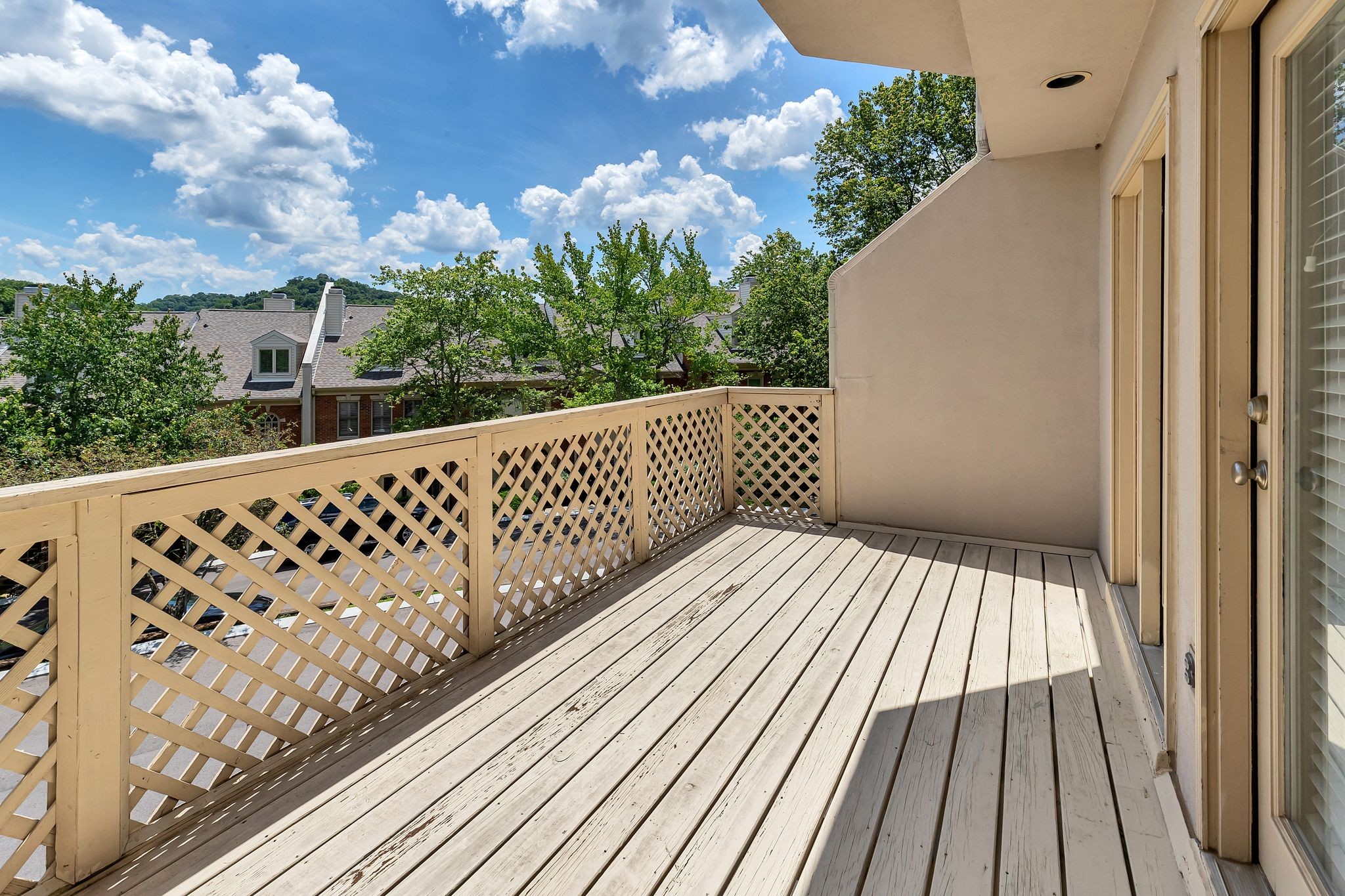 102 Forest Place Cir