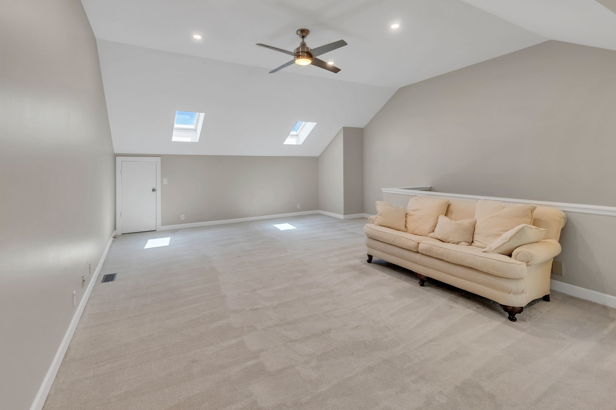 102 Forest Place Cir