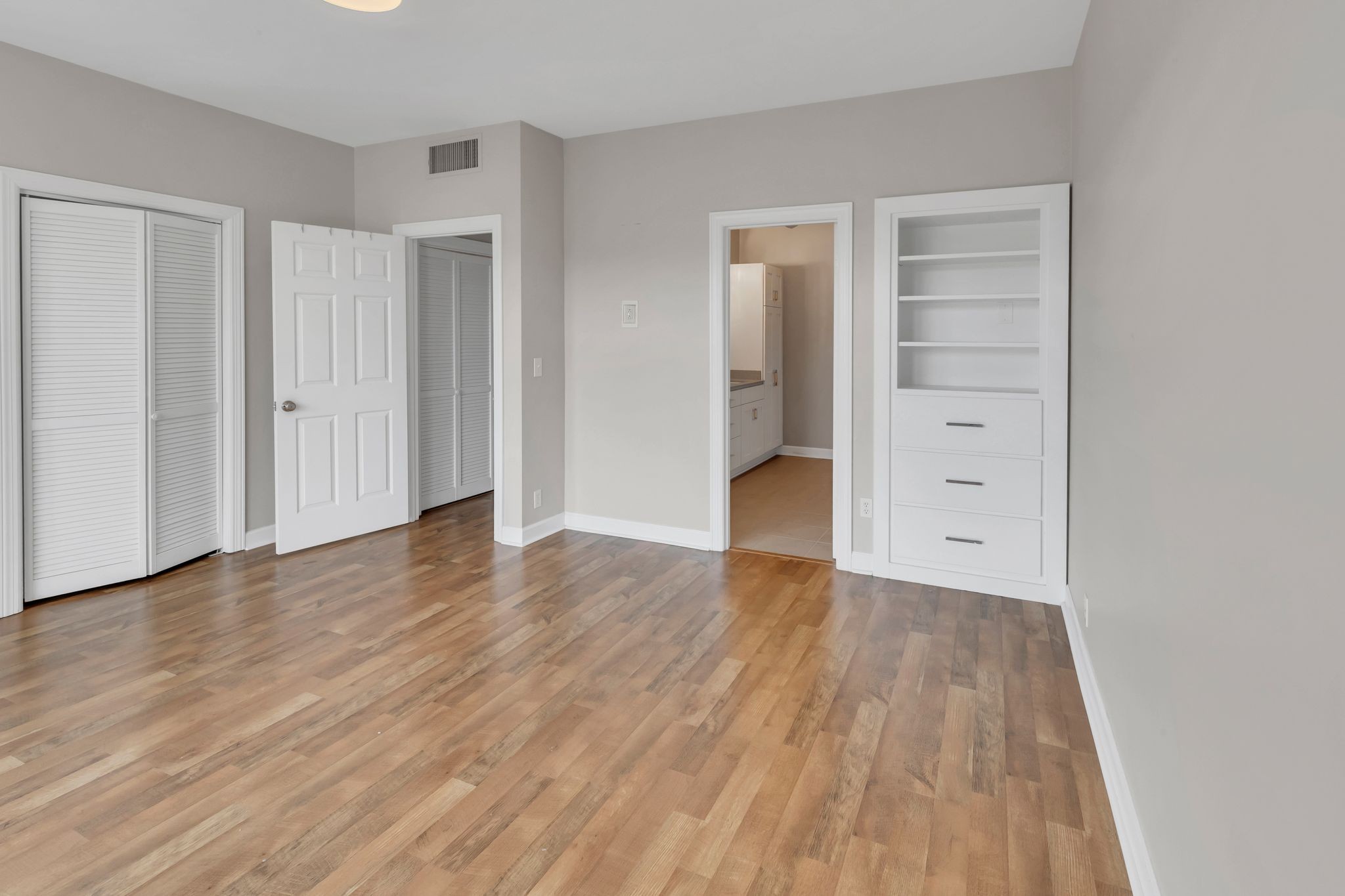 102 Forest Place Cir