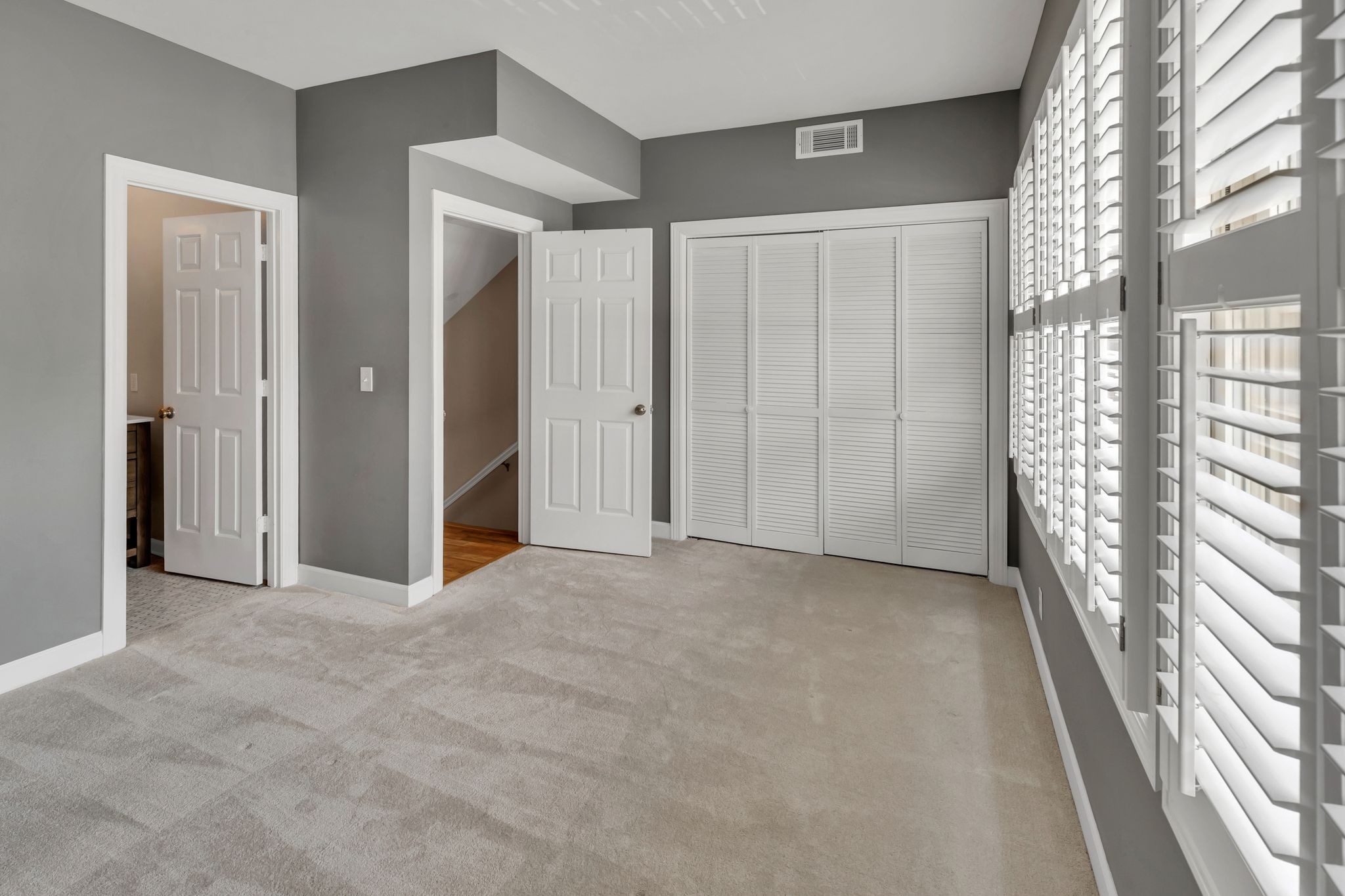 102 Forest Place Cir