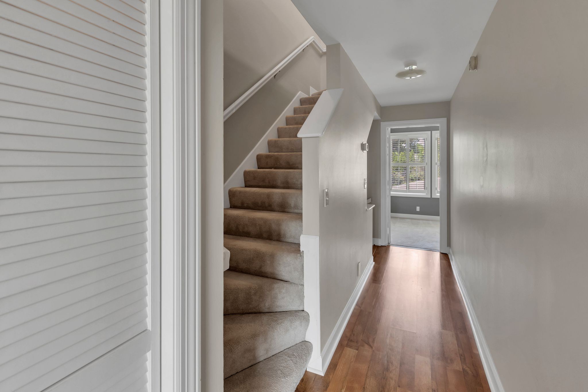 102 Forest Place Cir