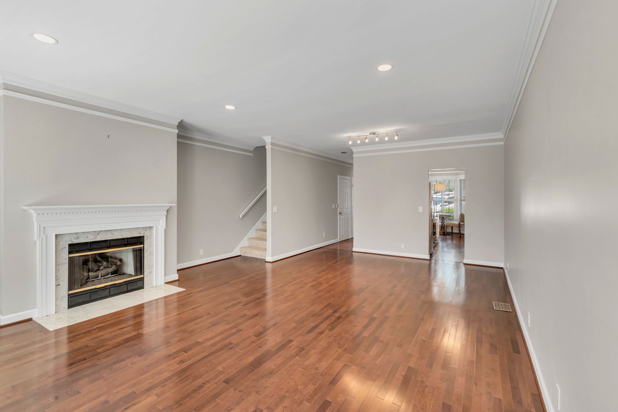 102 Forest Place Cir