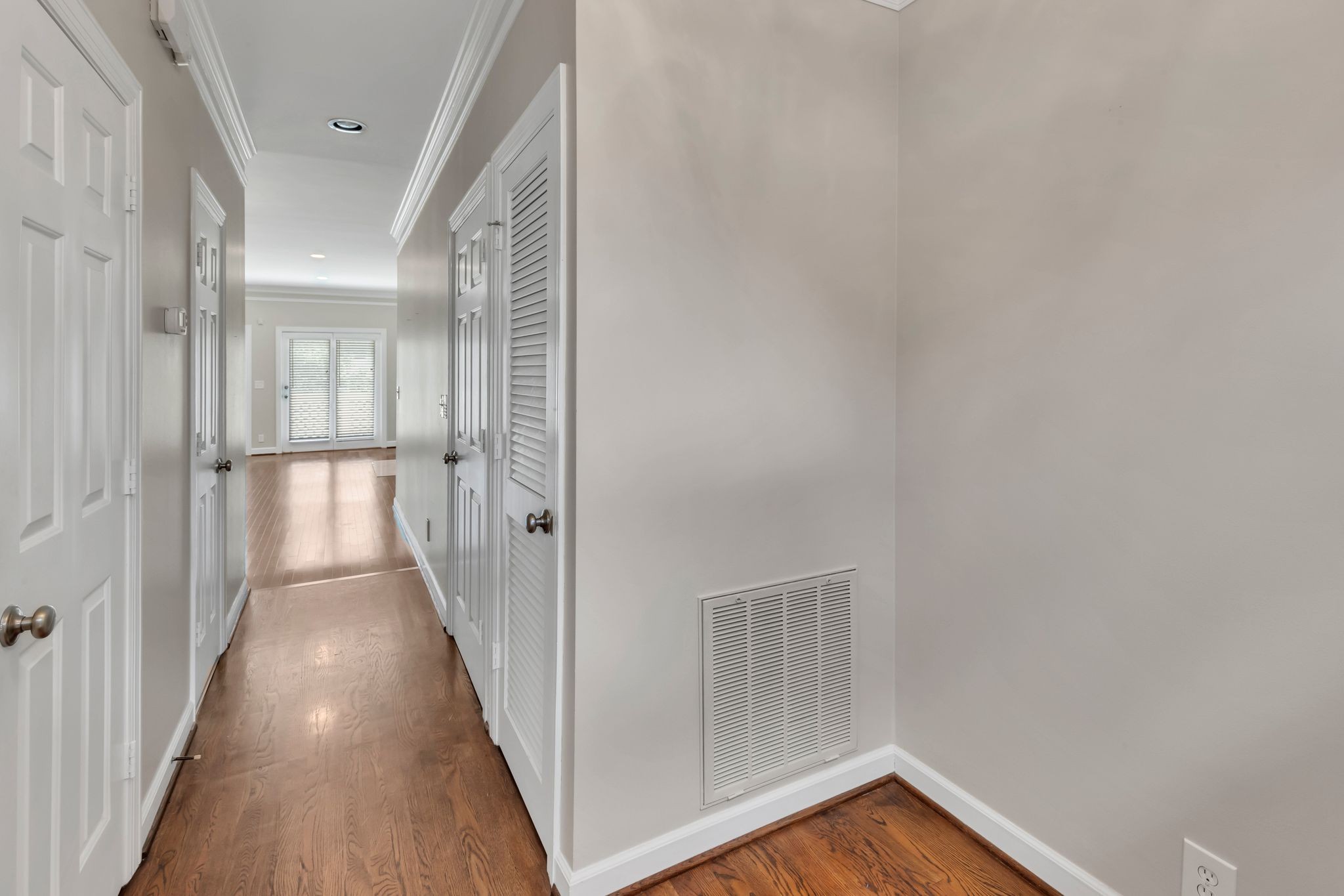 102 Forest Place Cir