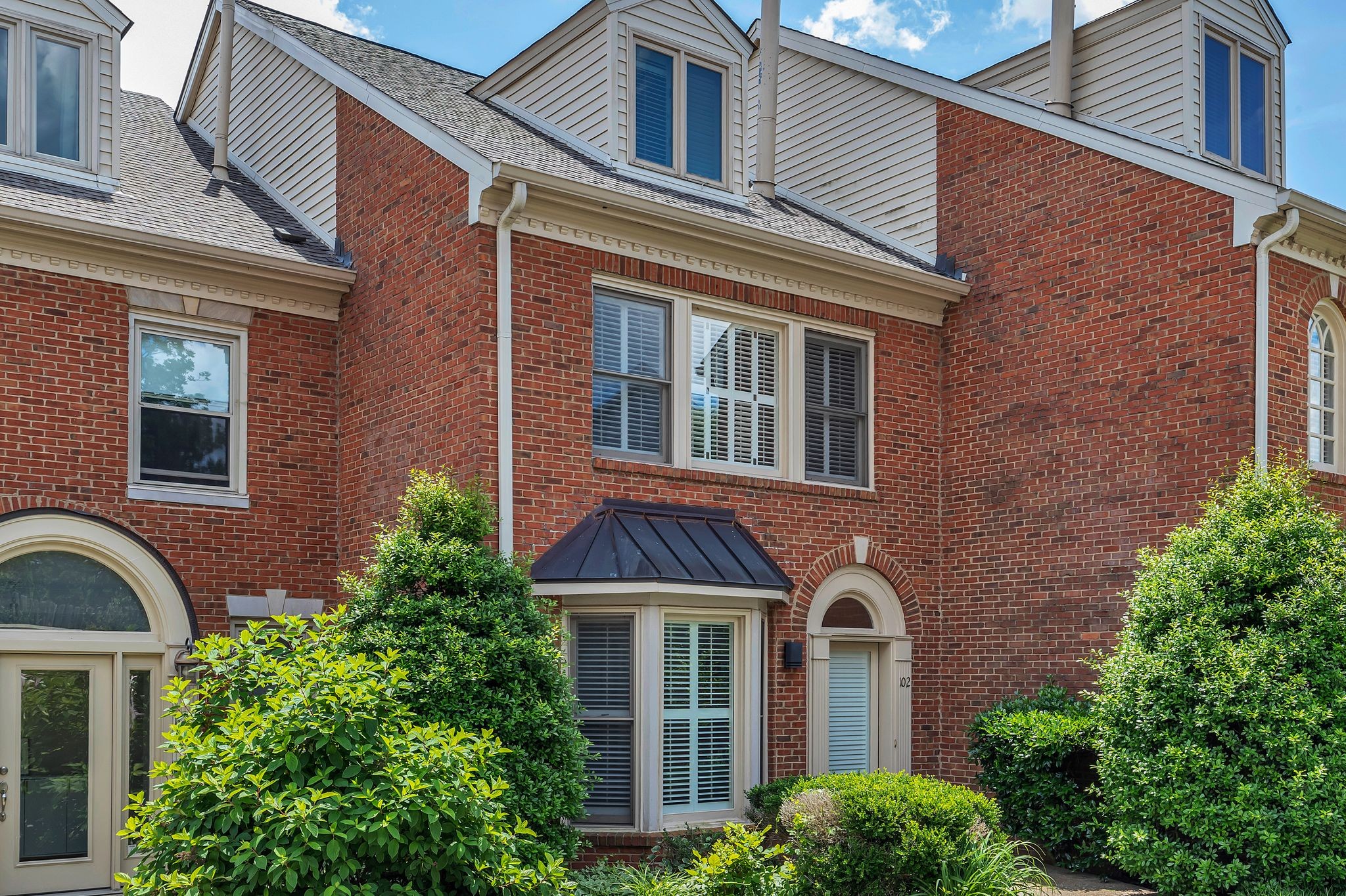 102 Forest Place Cir