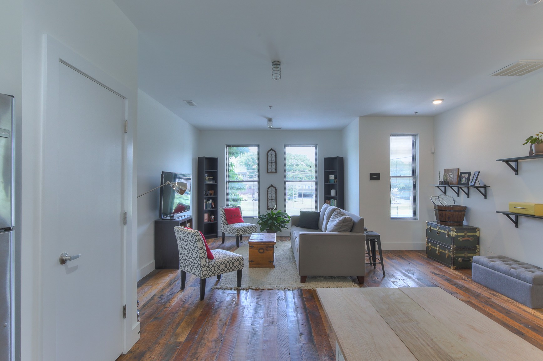 1225 4th Ave, S Unit: 211