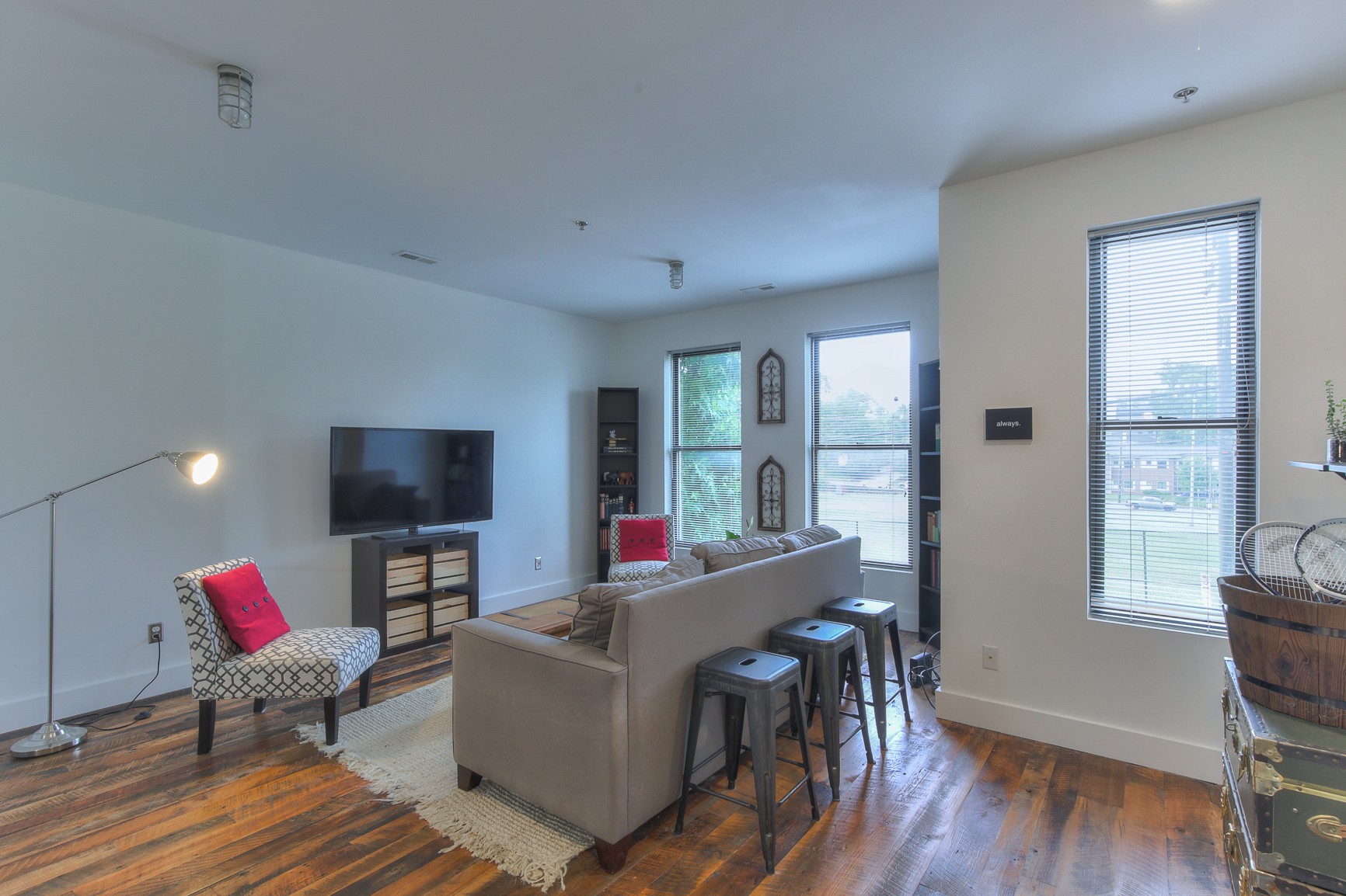 1225 4th Ave, S Unit: 211