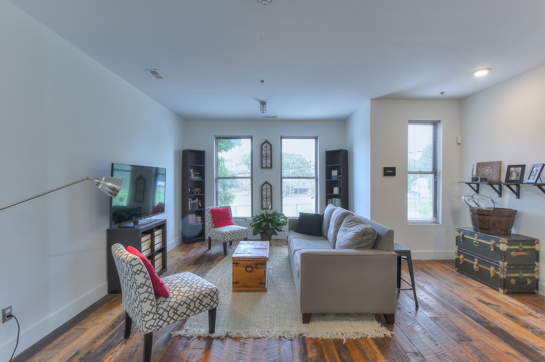 1225 4th Ave, S Unit: 211