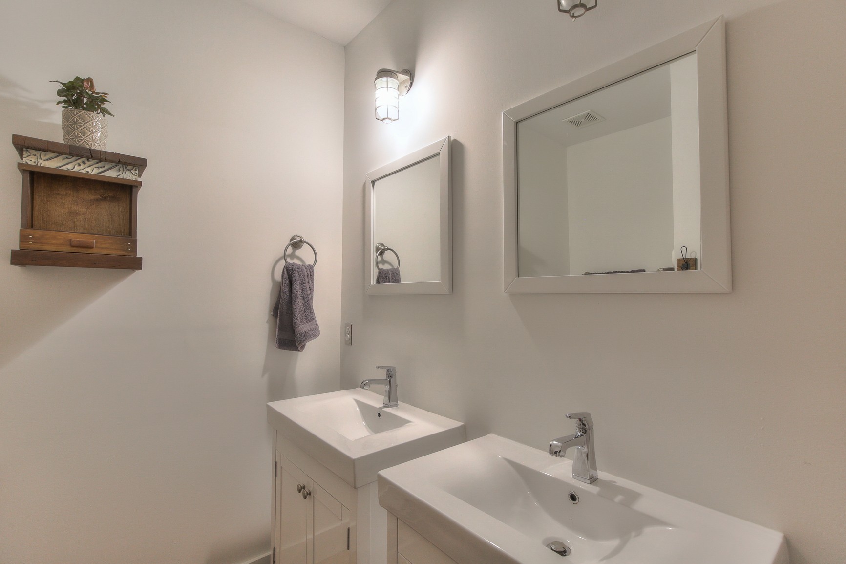 1225 4th Ave, S Unit: 211