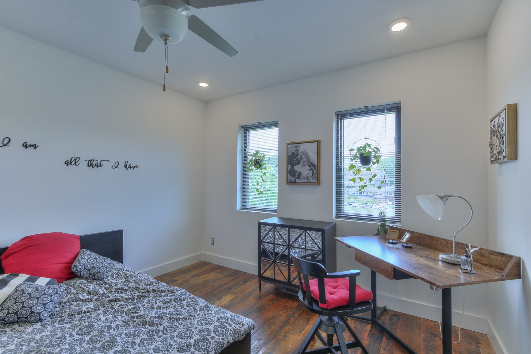 1225 4th Ave, S Unit: 211