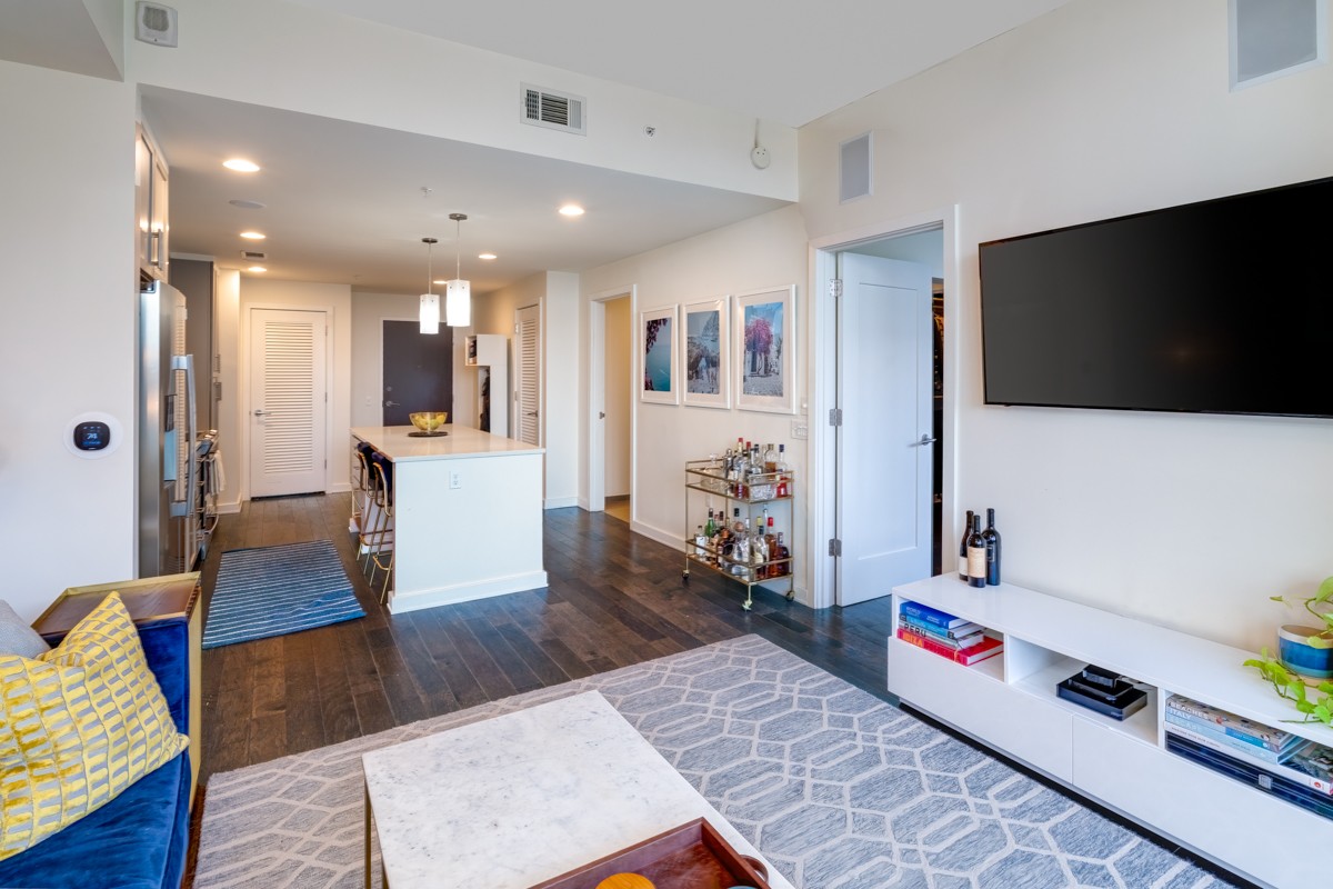 1212 Laurel St Unit: 1406