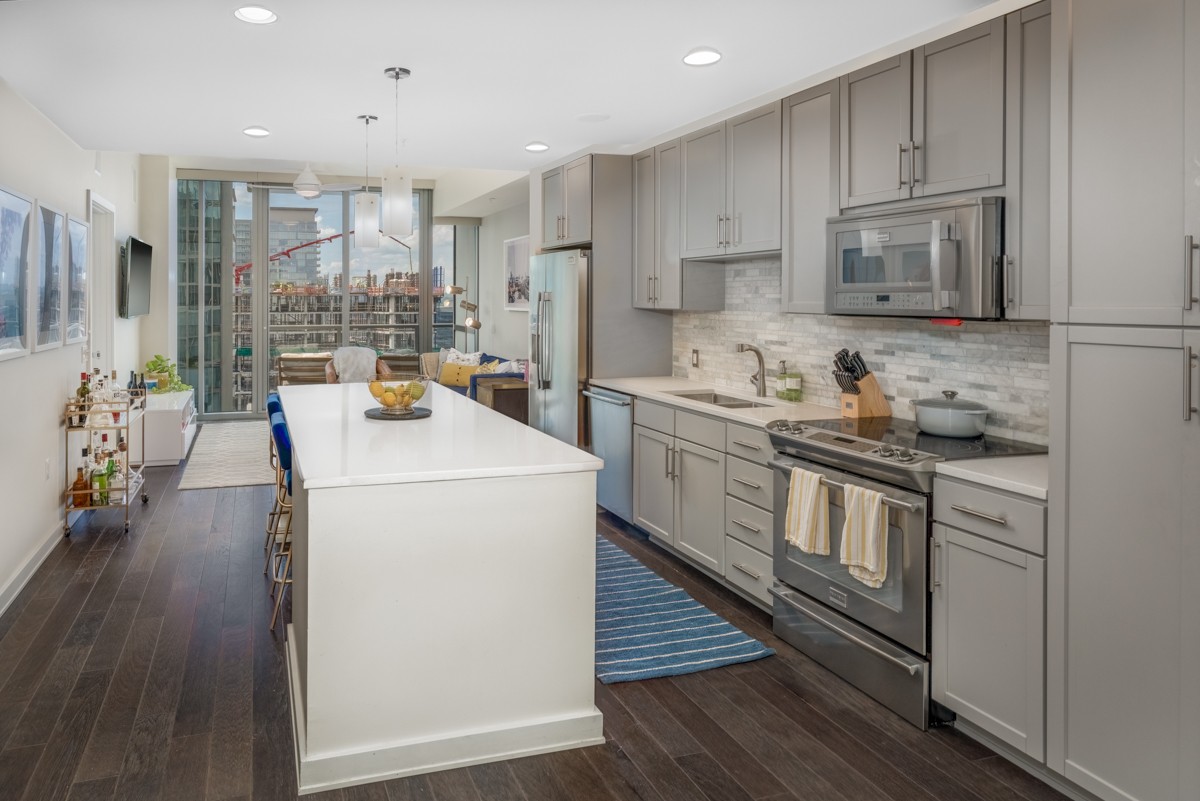 1212 Laurel St Unit: 1406