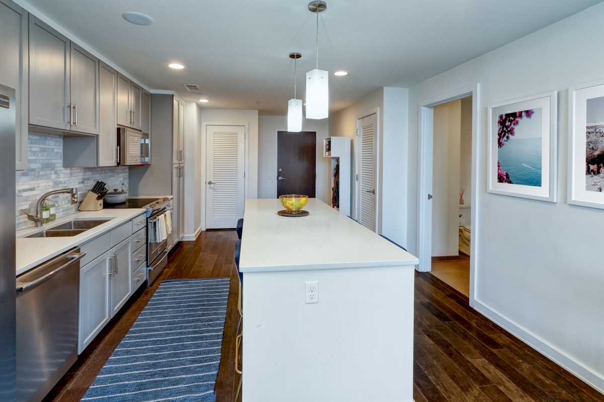 1212 Laurel St Unit: 1406