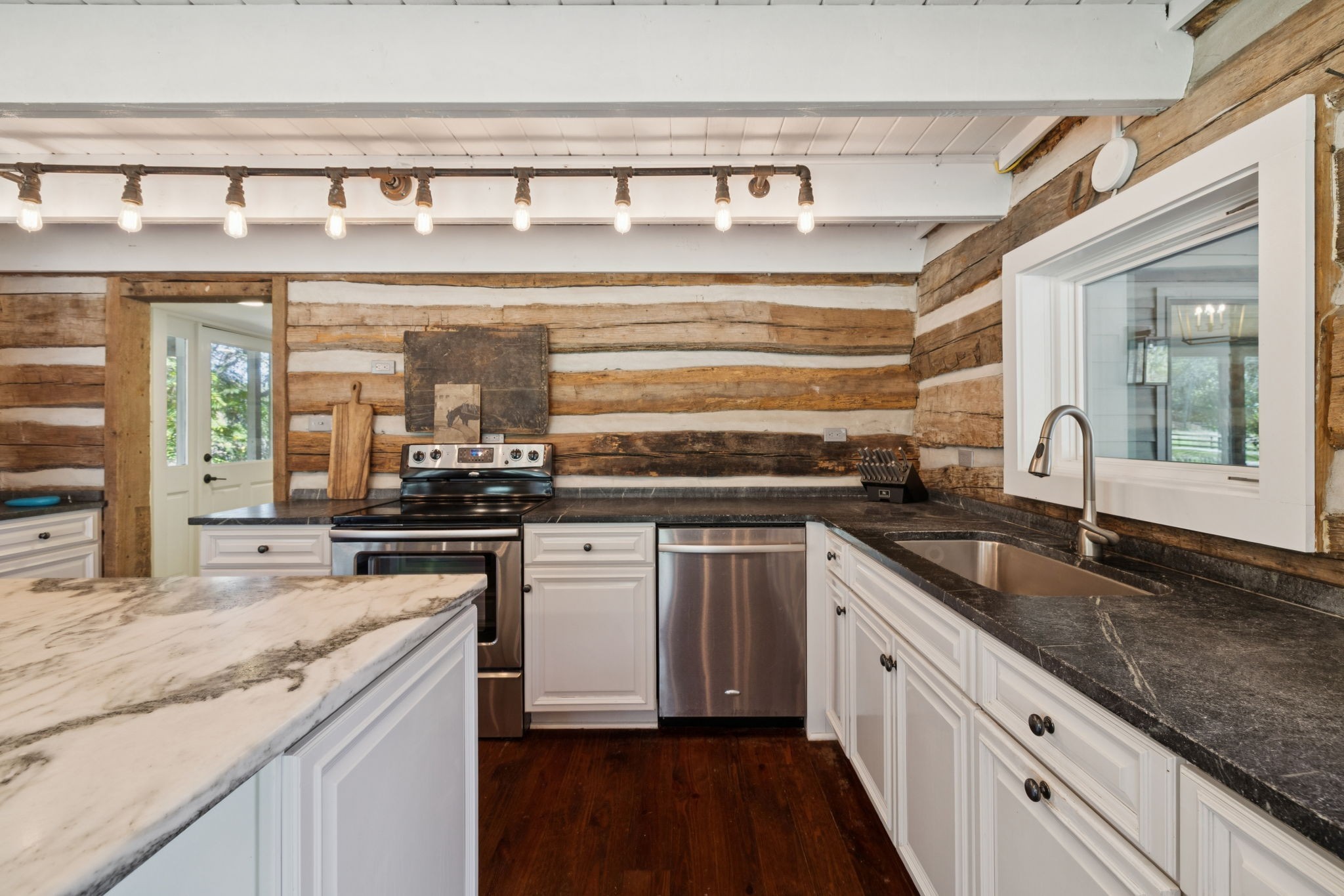 2060 Old Hillsboro Rd