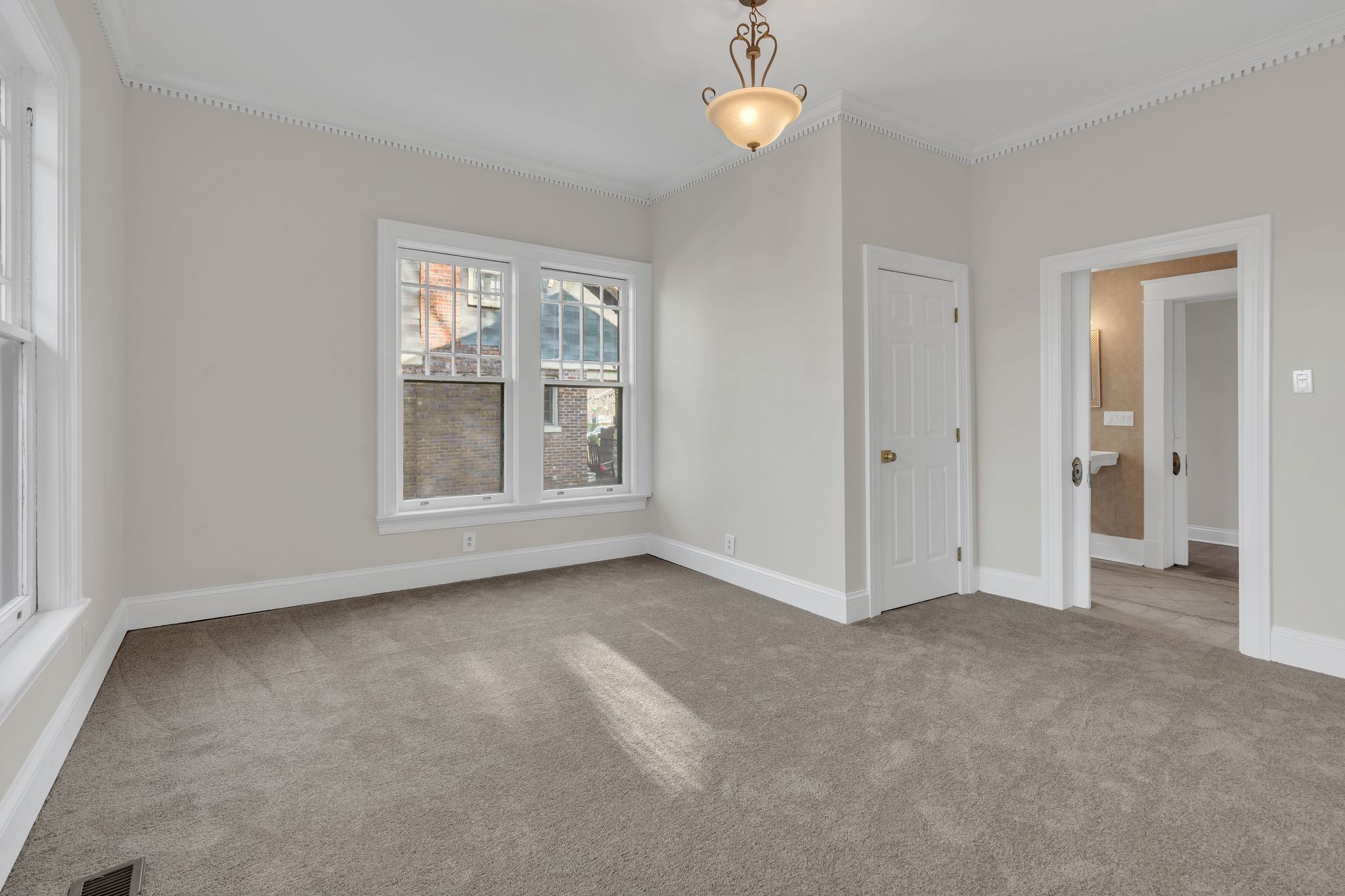 339 Chesterfield Ave