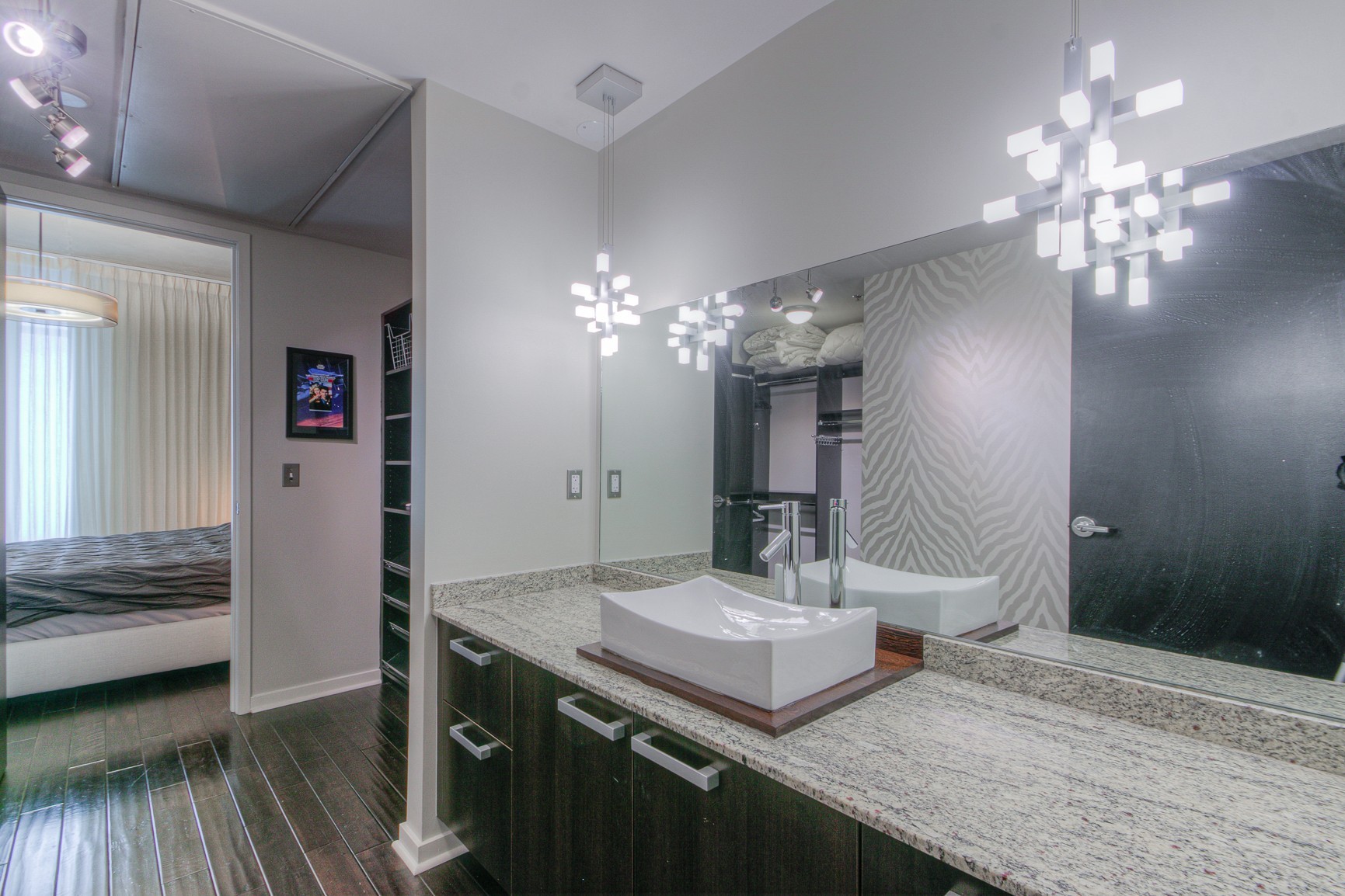 600 12th Ave, S Unit: 2106