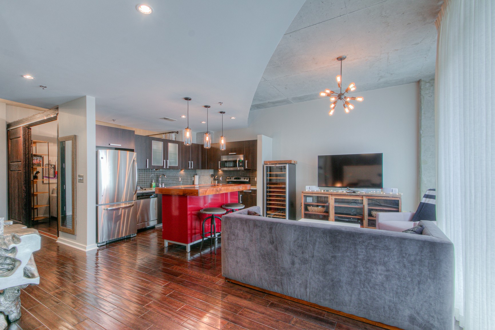 600 12th Ave, S Unit: 2106