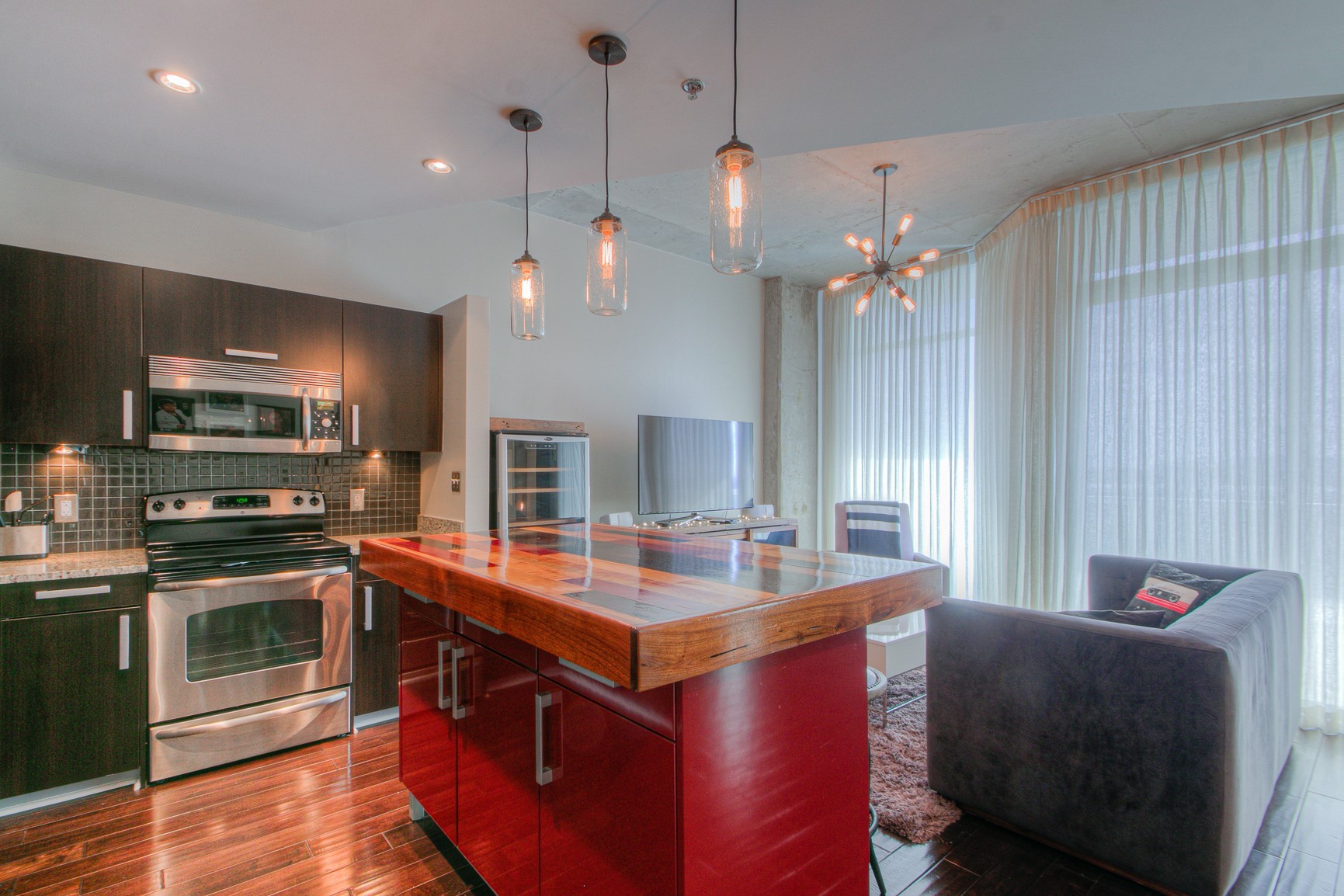 600 12th Ave, S Unit: 2106