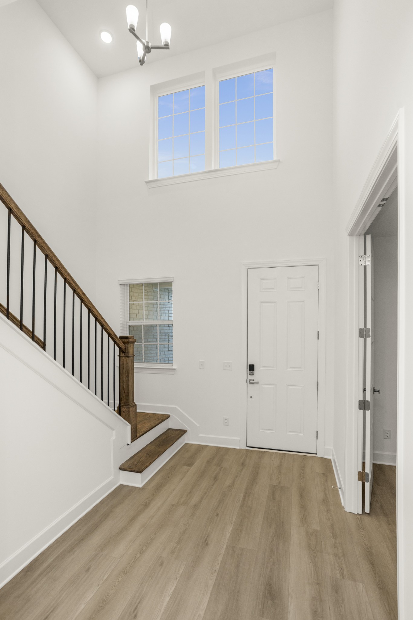 129 East Hill Street