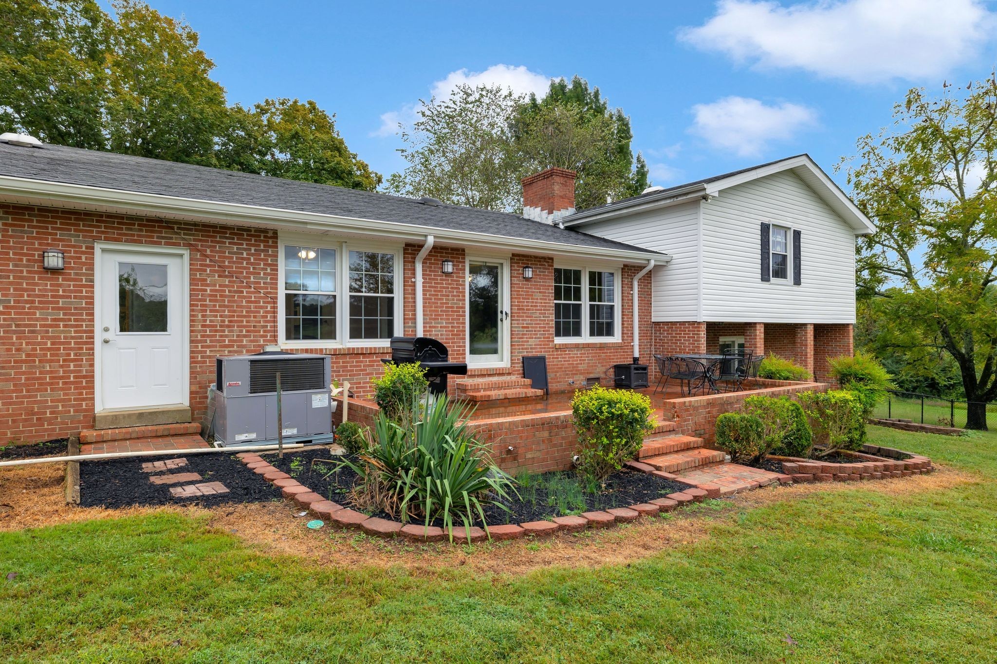 231 Riverbend Country Club Rd