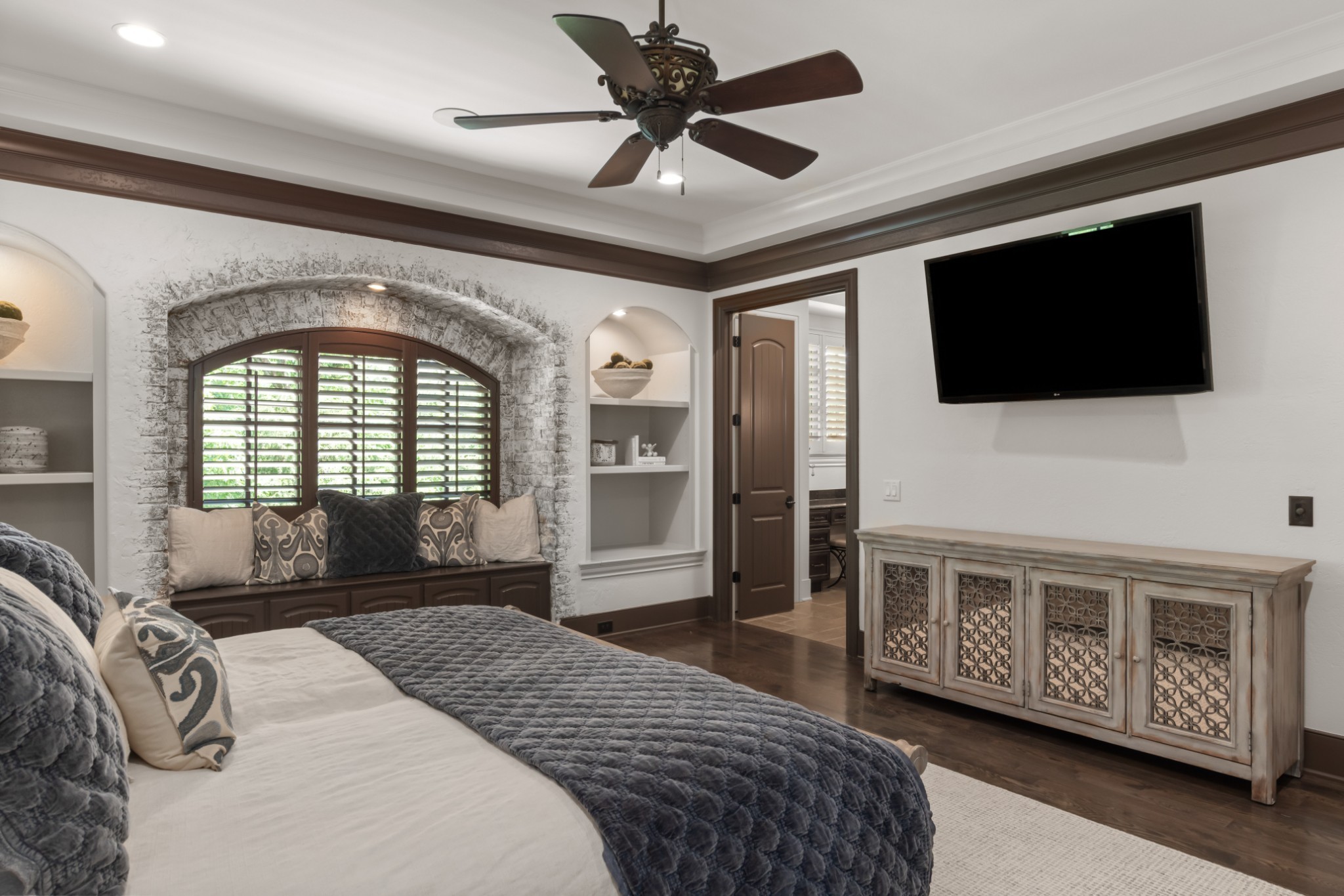 399 The Lady of the Lake Lane