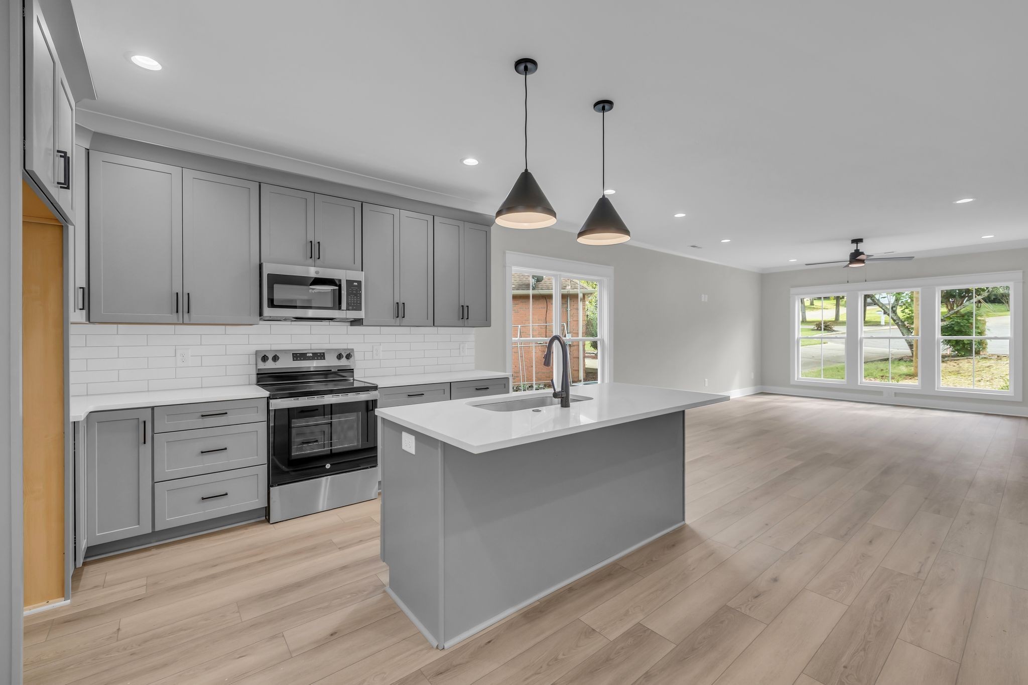 416 Mountain View Ct