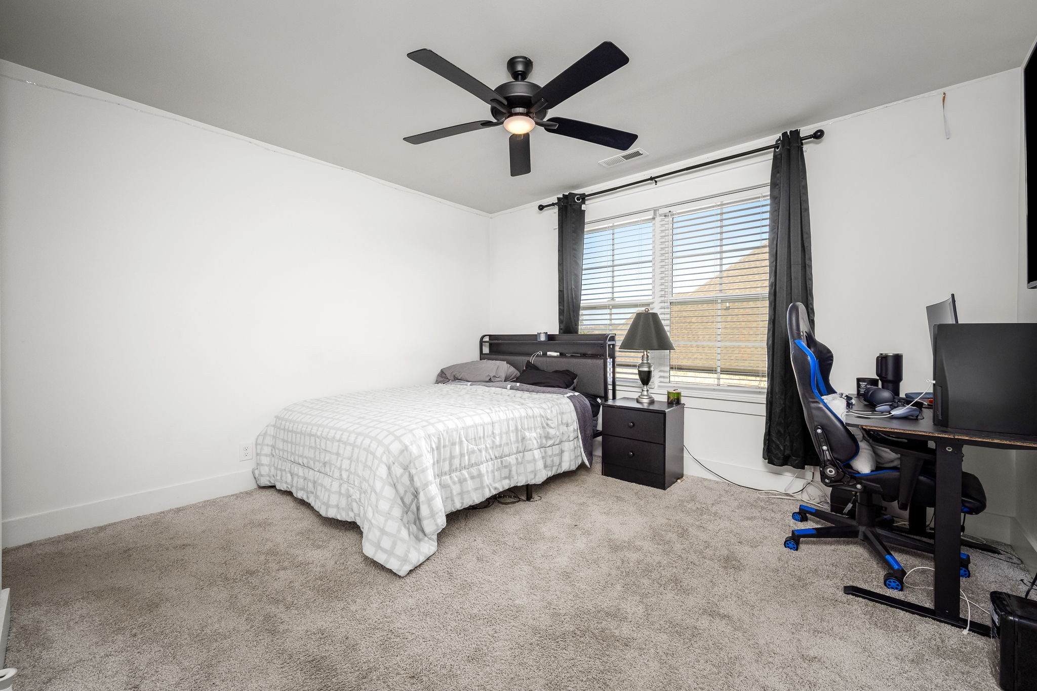 2614 Holly Springs Dr