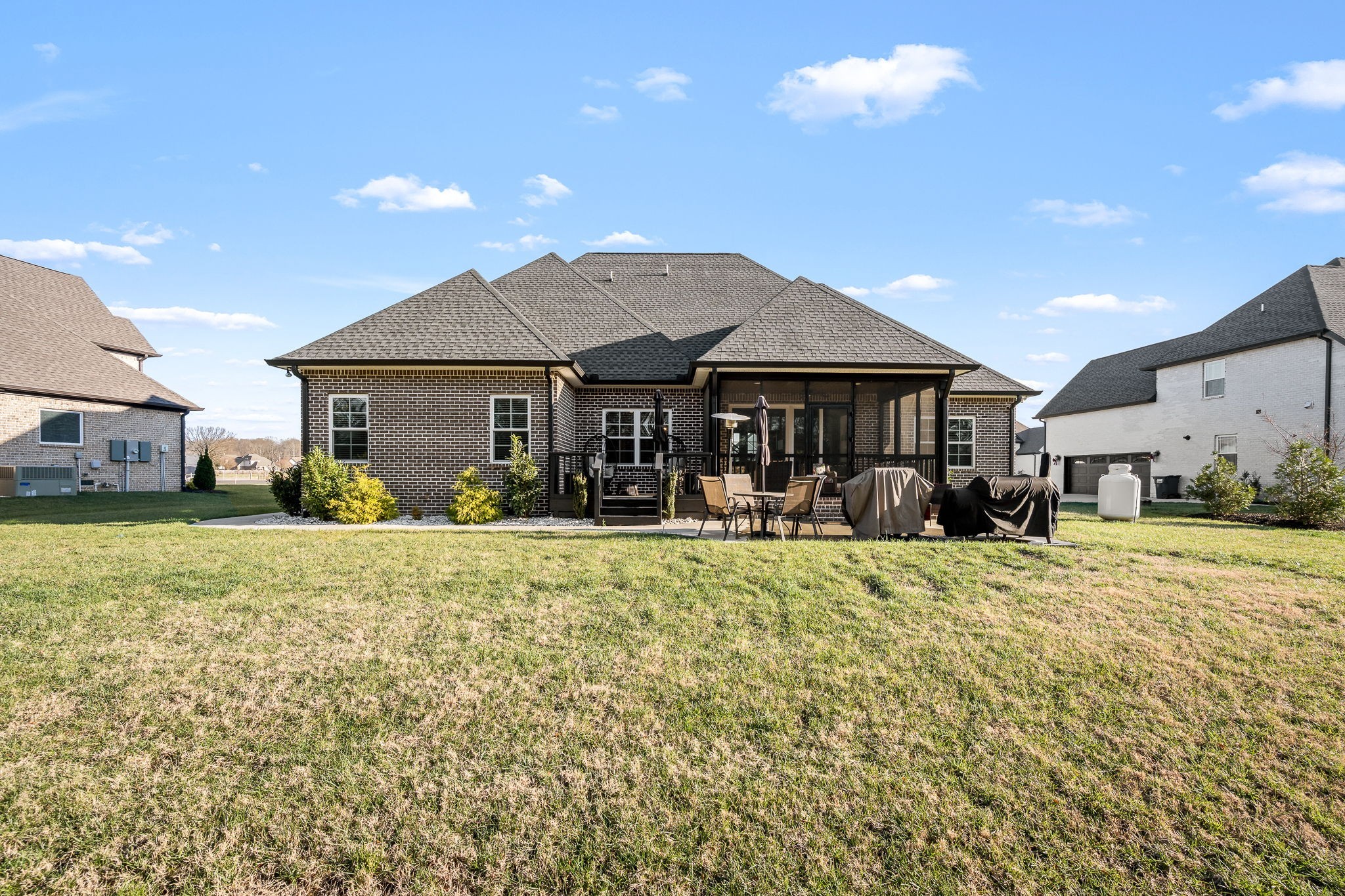 2614 Holly Springs Dr