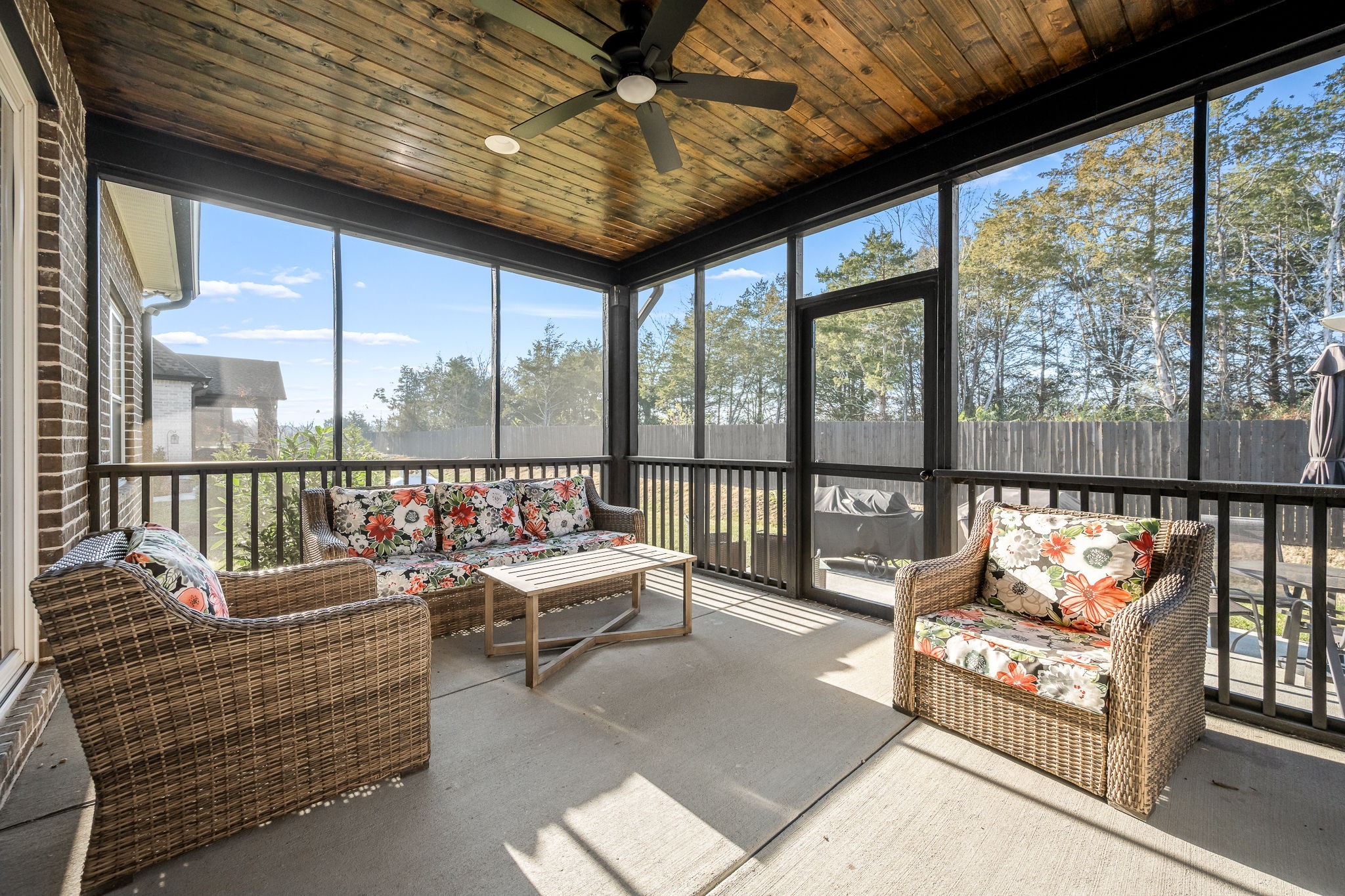 2614 Holly Springs Dr