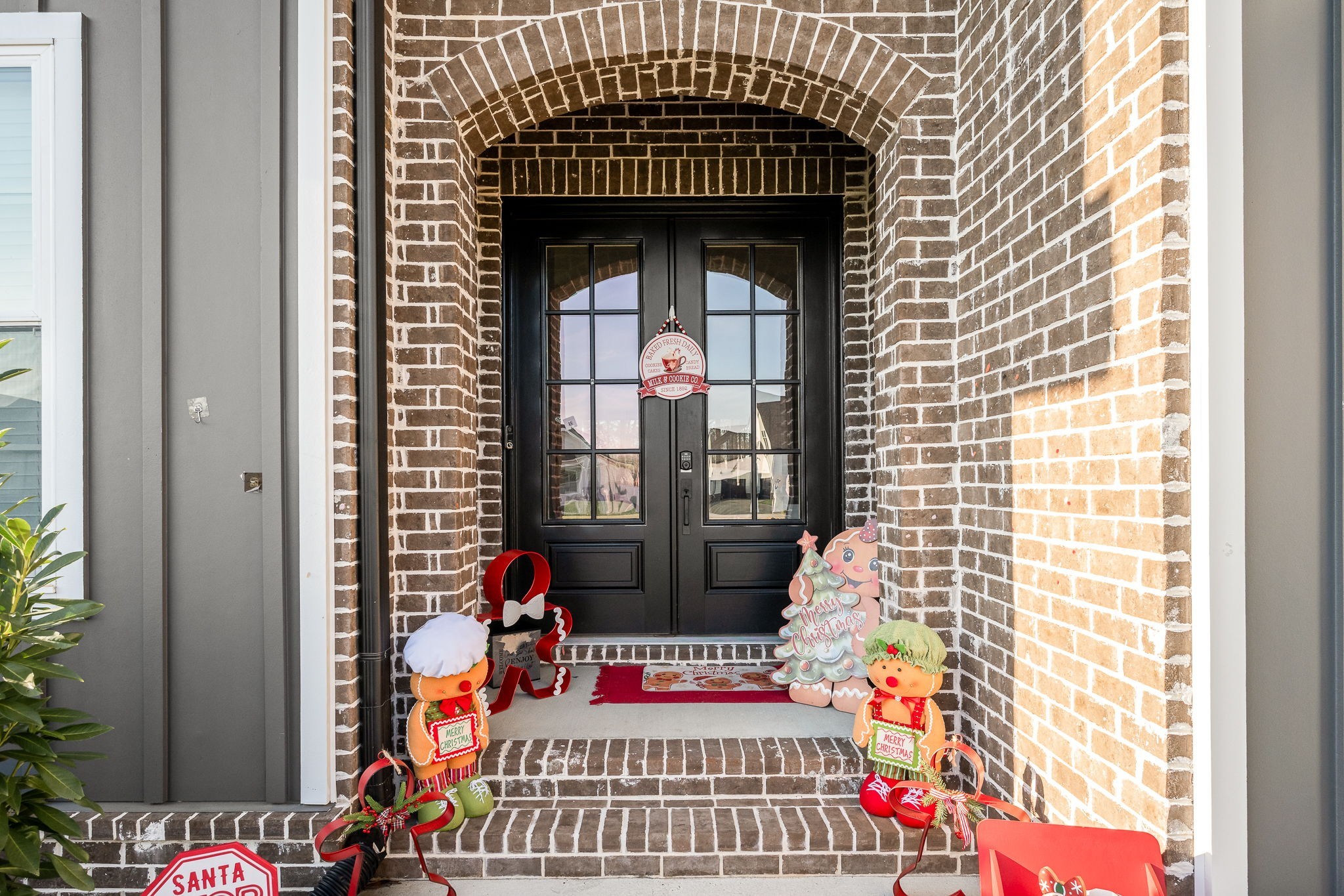 2614 Holly Springs Dr