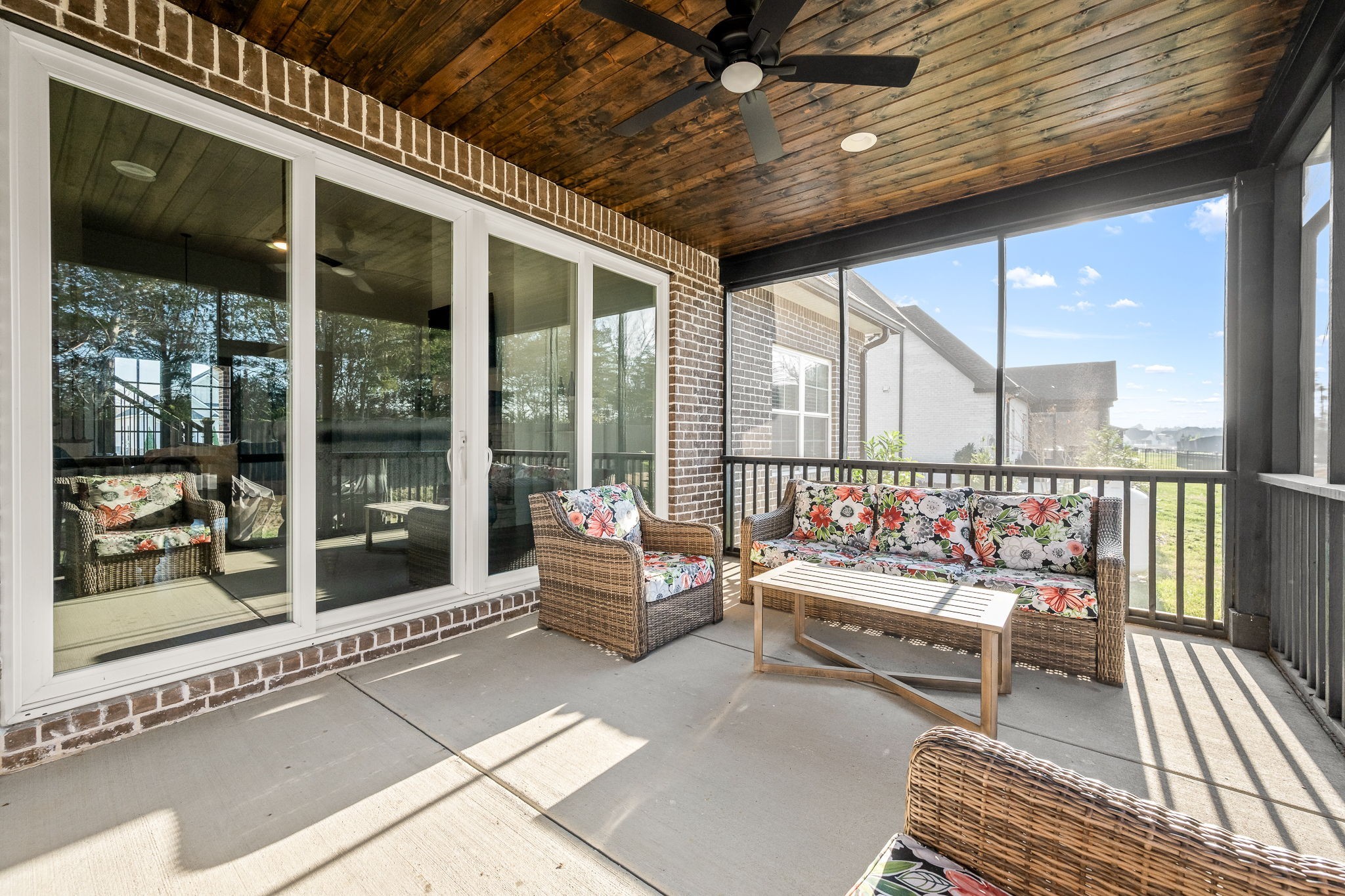 2614 Holly Springs Dr