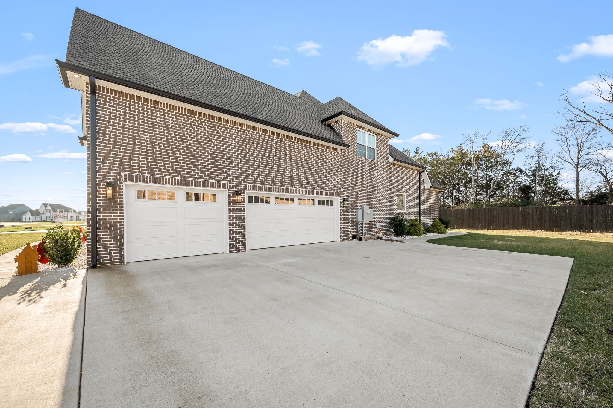 2614 Holly Springs Dr