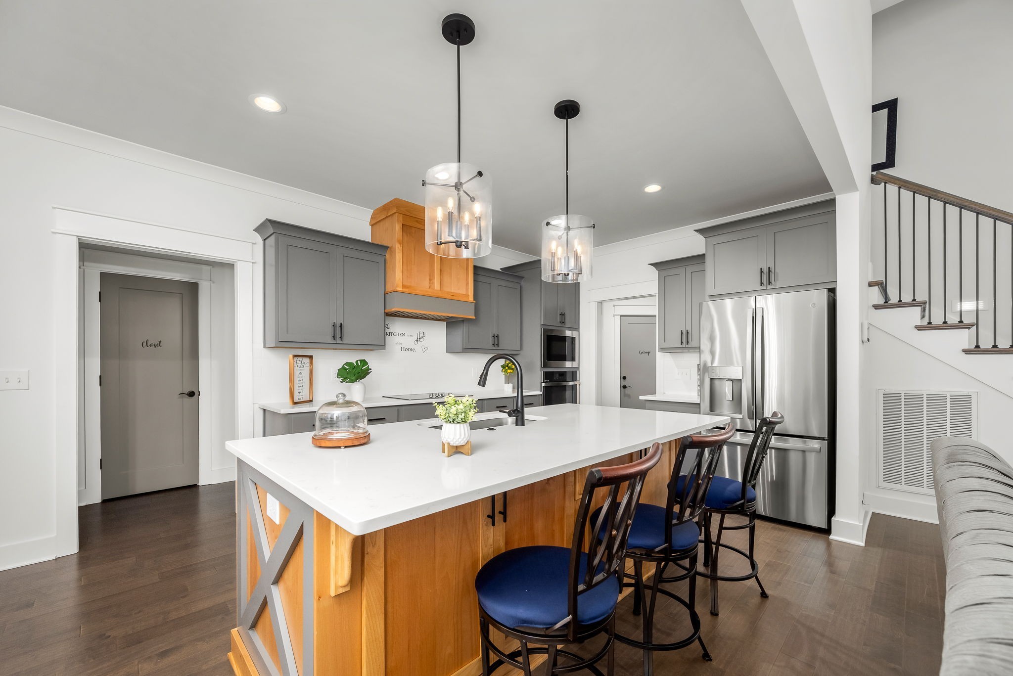 2614 Holly Springs Dr