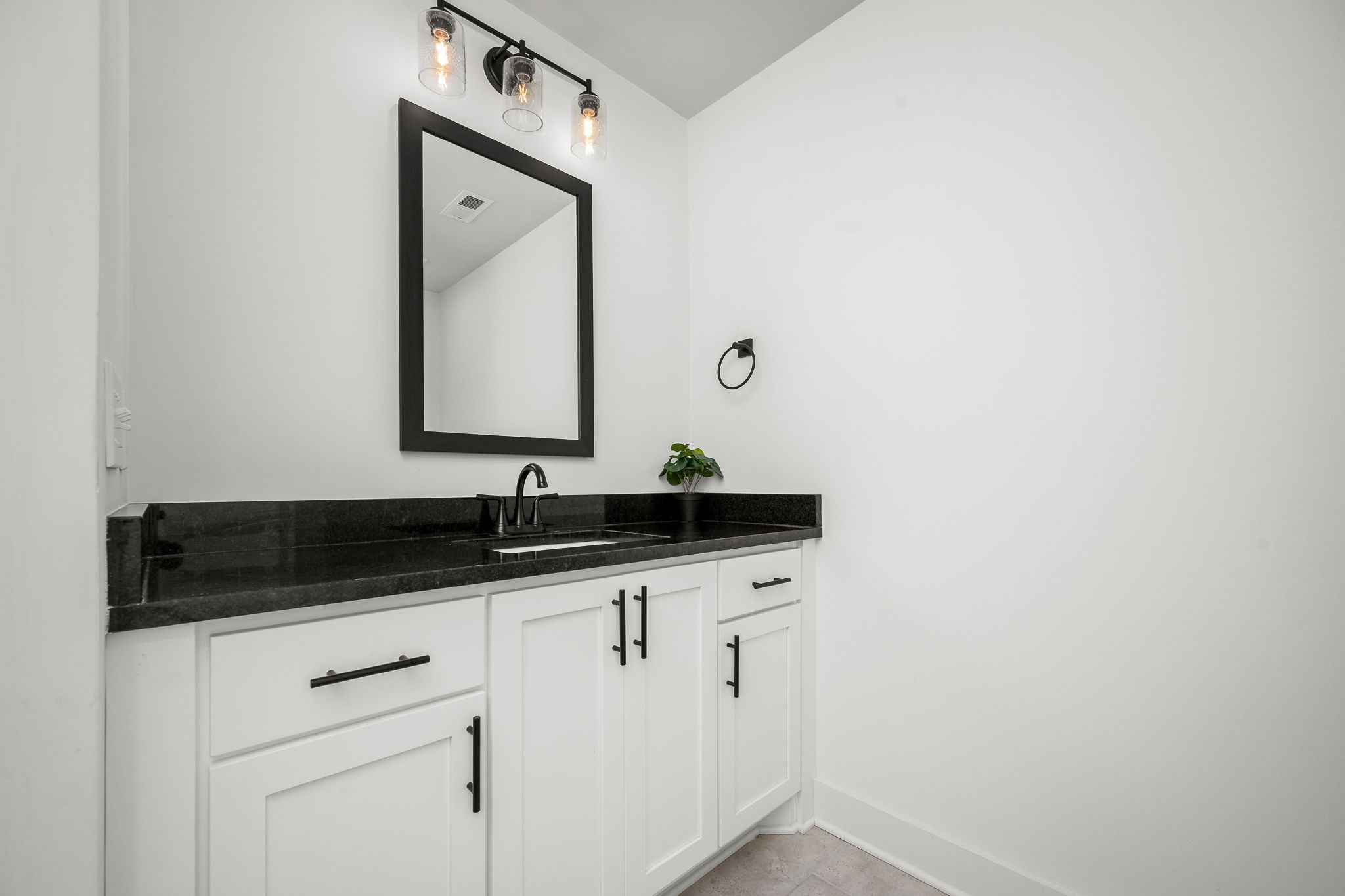 2614 Holly Springs Dr