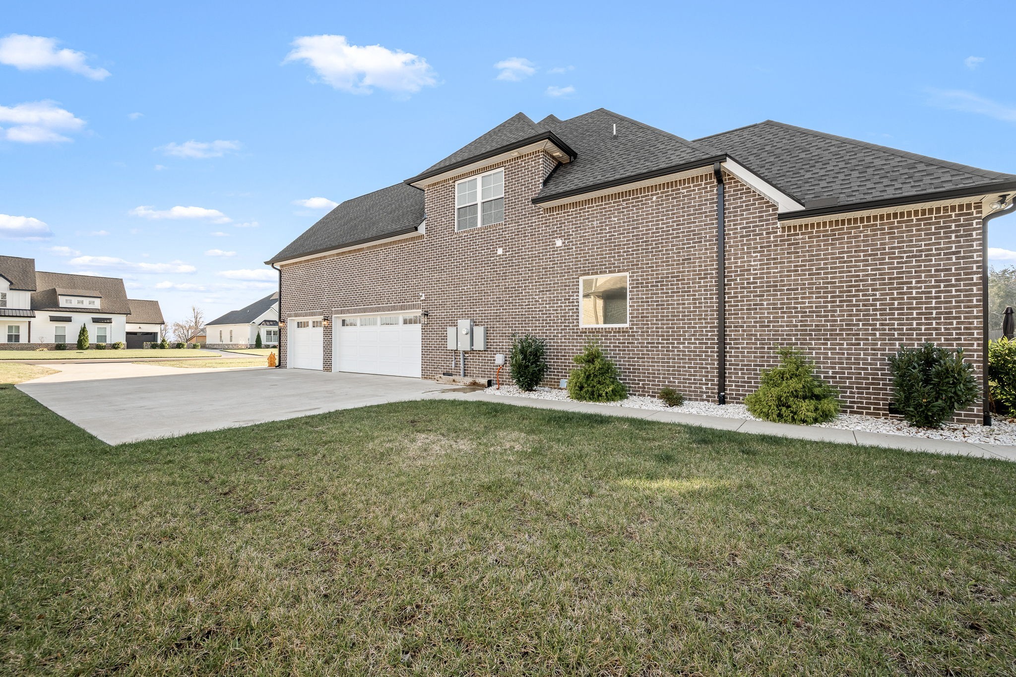 2614 Holly Springs Dr